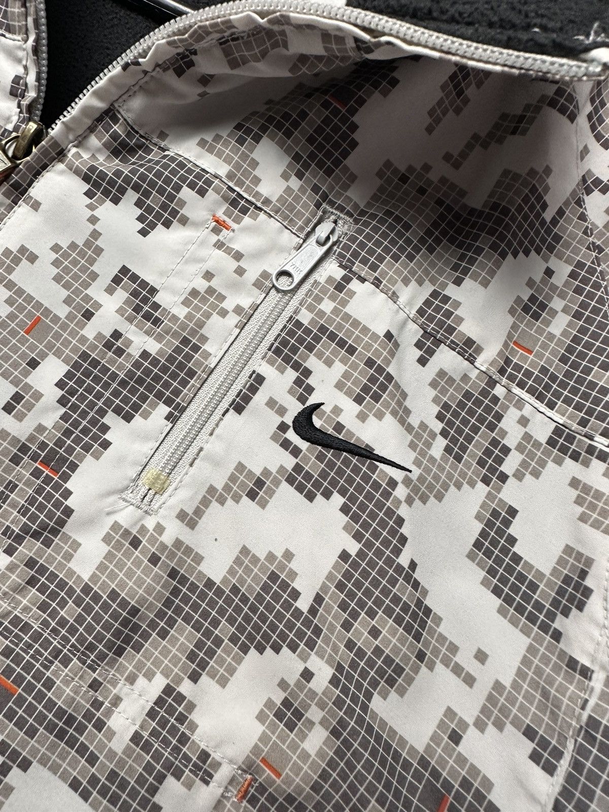 Nike × Vintage Vintage Nike ACG winter jacket size Xs logo white Camo rare Size US XS / EU 42 / 0 - 5 Thumbnail
