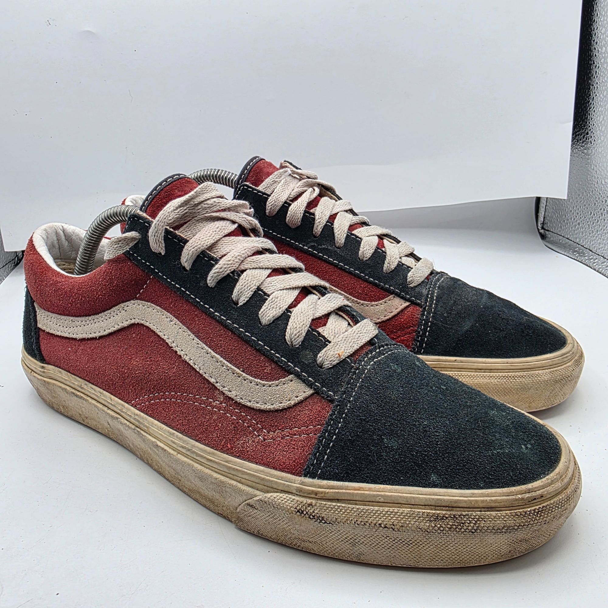 Vans Vans Old Skool Mens Size 10 Red Black Shoes Casual Athletic Size US 10 / EU 43 - 1 Thumbnail