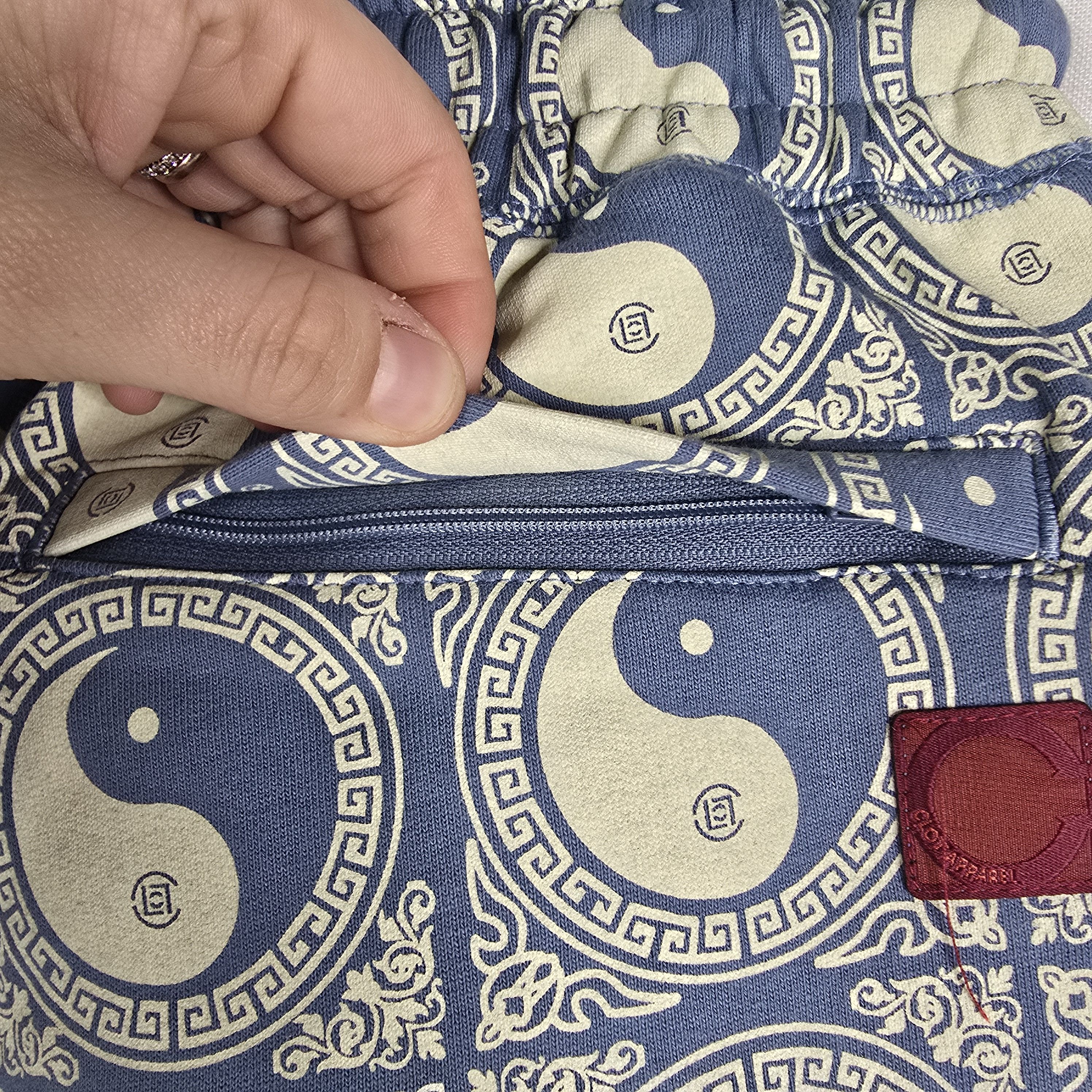 CLOT × Japanese Brand Clot Mens Small Blue Ying Yang Tai-chi Japanese Sweatpants Size US 30 / EU 46 - 5 Thumbnail