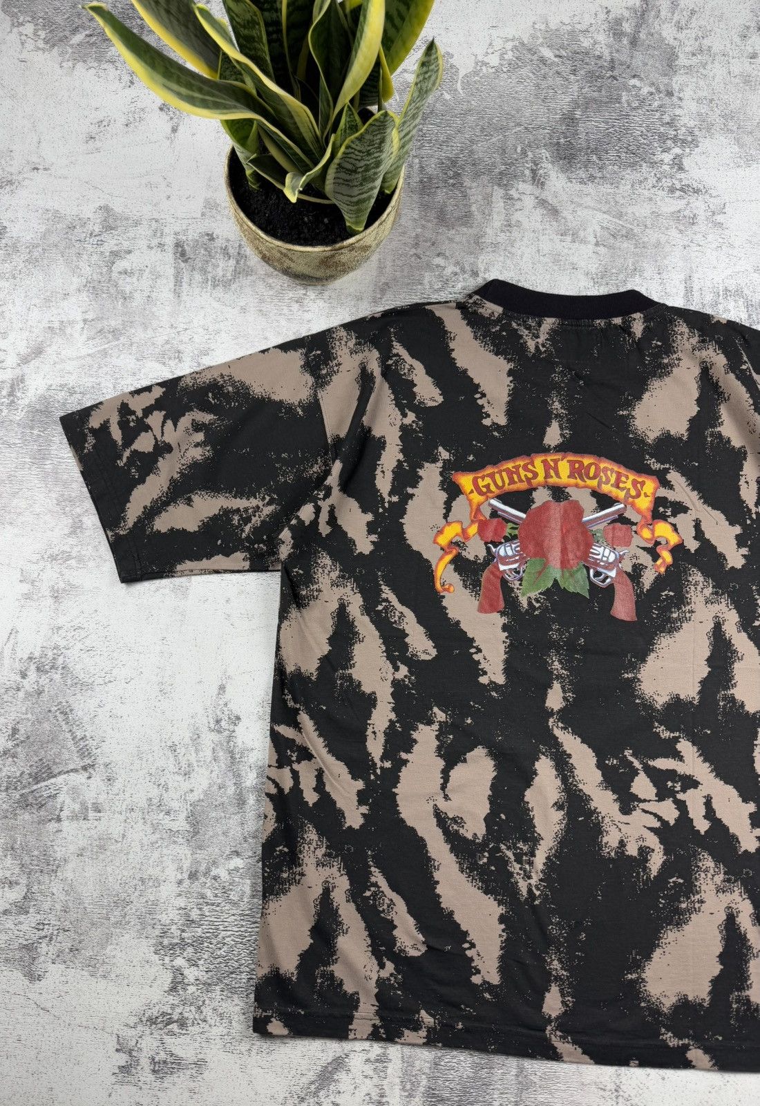 Band Tees RARE Vintage NEW Guns N Roses 1993 Rap Tie Dye T Shirt Tee Size US L / EU 52-54 / 3 - 16 Thumbnail
