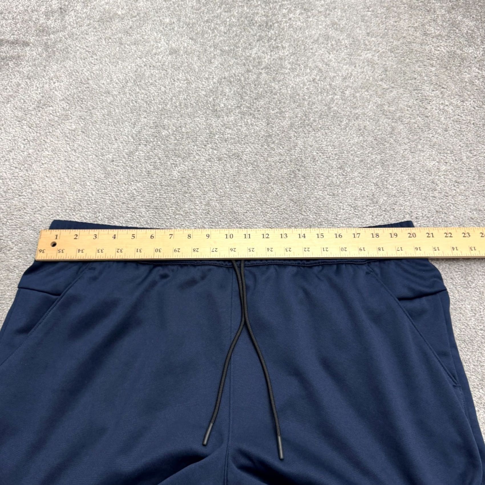 Vintage Xersion Quick-Dri Tech Fleece Sweat Shorts Mens 2XL Navy Blue Zip Pocket Activewear Shorts"} Size US 39 - 7 Thumbnail
