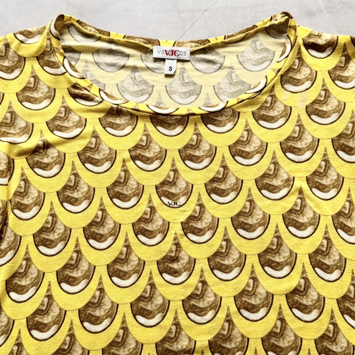 Versace Jeans Couture Vintage Versace Monogram Chain Small Logo T-shirt Tee Y2K Size S / US 4 / IT 40 - 2 Thumbnail