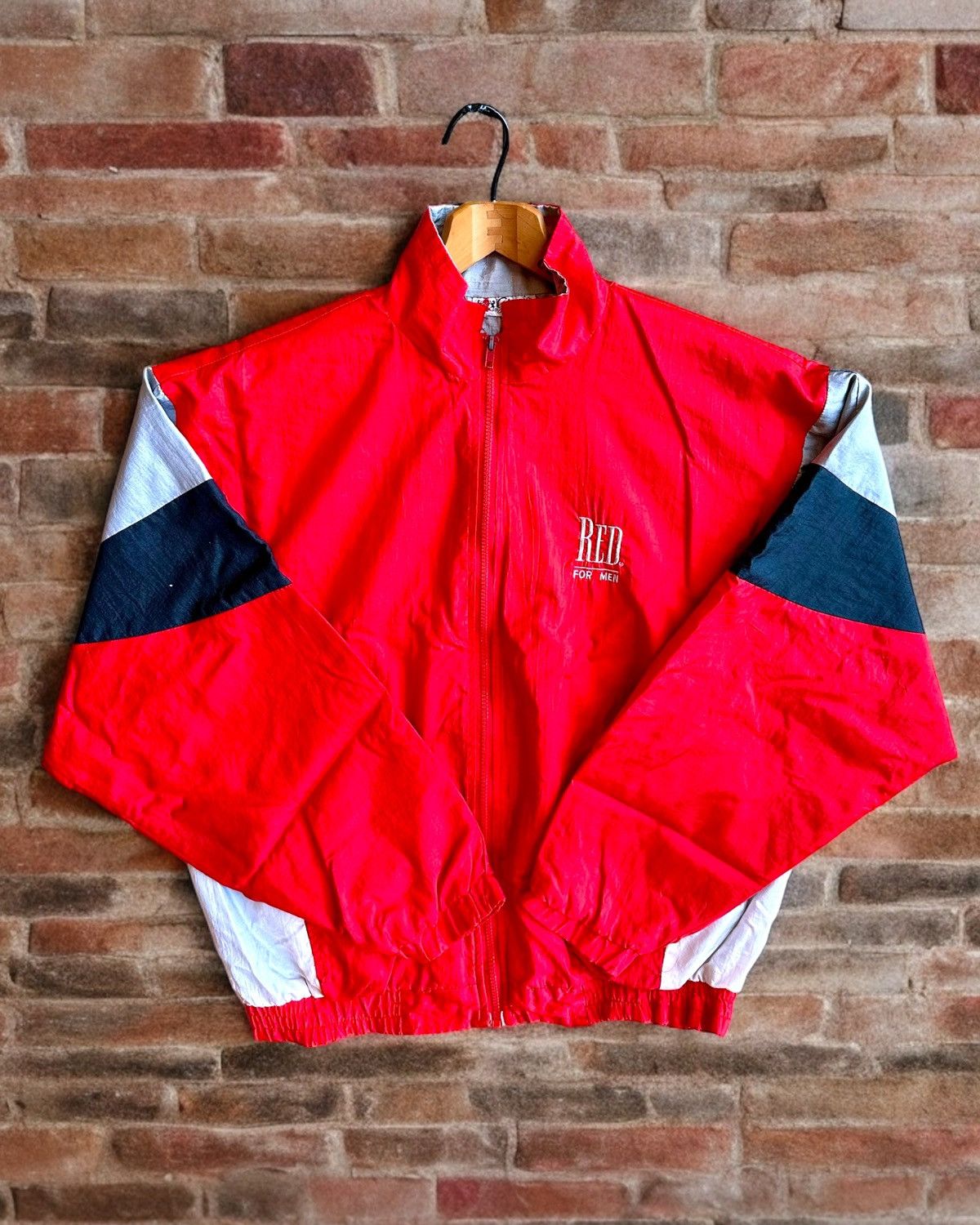 Giorgio Armani 1990s Giorgio Red For Men Light Jacket Size US L / EU 52-54 / 3 - 1 Thumbnail