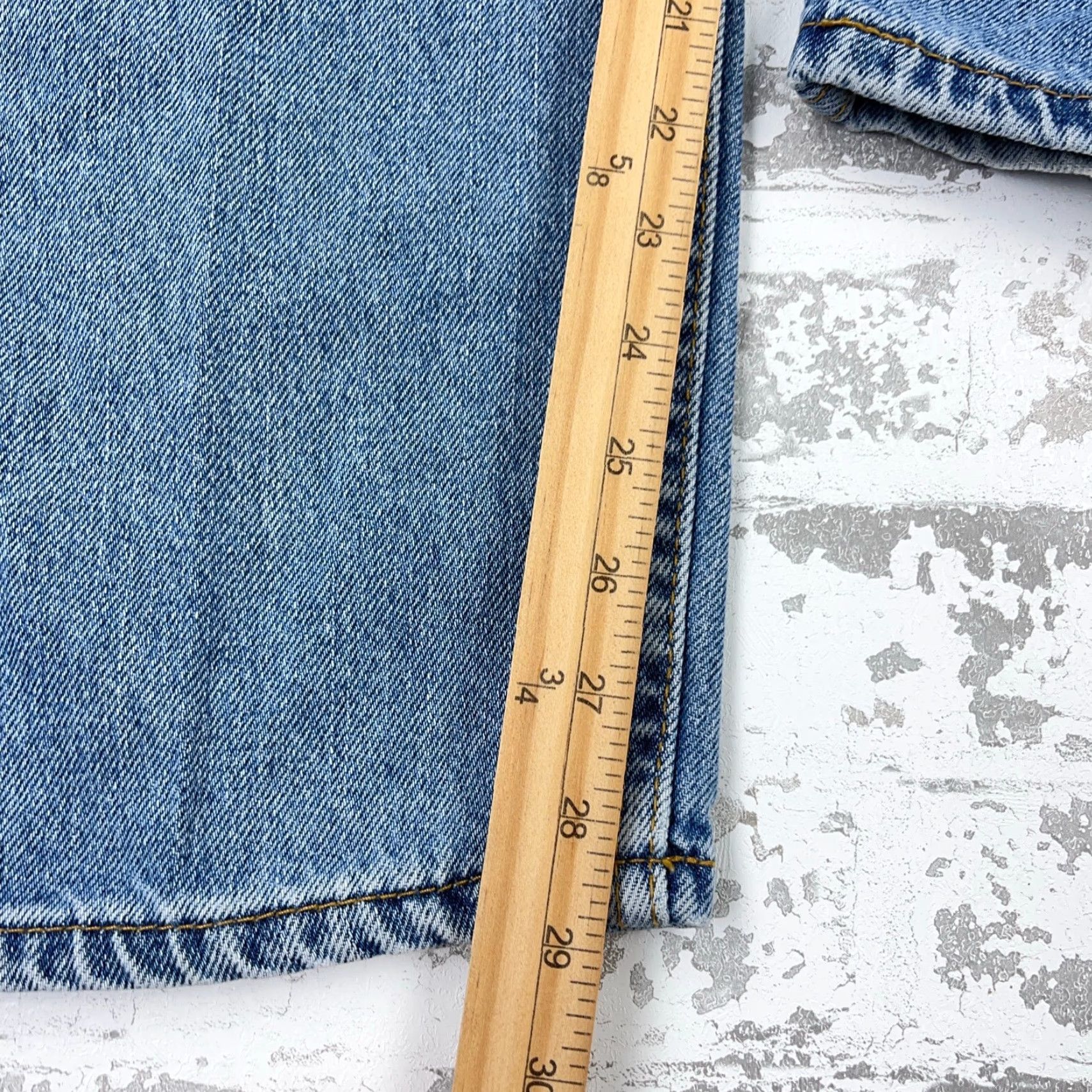 Levi's VINTAGE Levi's 505 Jeans Men 38x30 Regular Fit Straight Blue Denim 5-Pocket Pockets Belt Loops Zipper Zip Mid Rise 00s Y2K Mens Regular Jeans Size US 38 / EU 54 - 6 Thumbnail