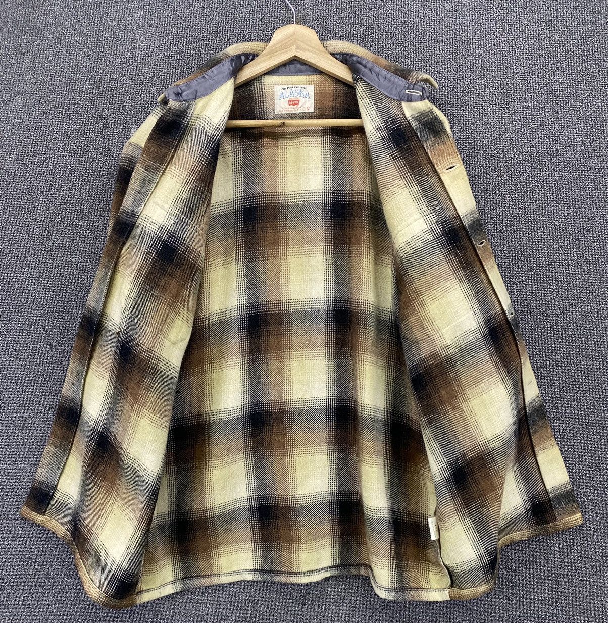 Flannel Vintage Levis Alaska Shadow Plaids Shirts Button Ups Flannel Size US L / EU 52-54 / 3 - 6 Thumbnail
