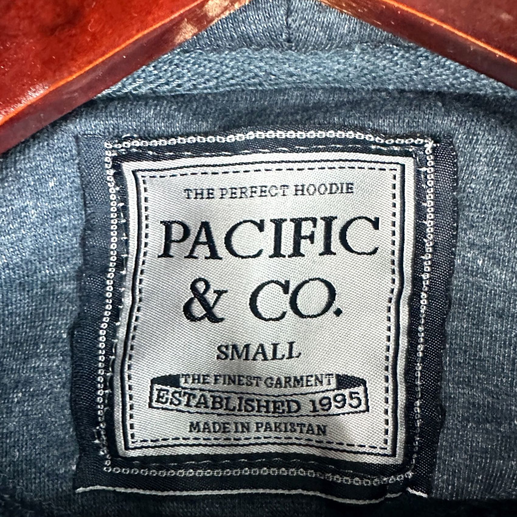 CO VINTAGE Pacific & Co The Perfect Hoodie Mens S Blue Endless Summer Folly Beach Hoodie Pullover Logo Pocket Beach 90s Mens Size US S / EU 44-46 / 1 - 5 Thumbnail