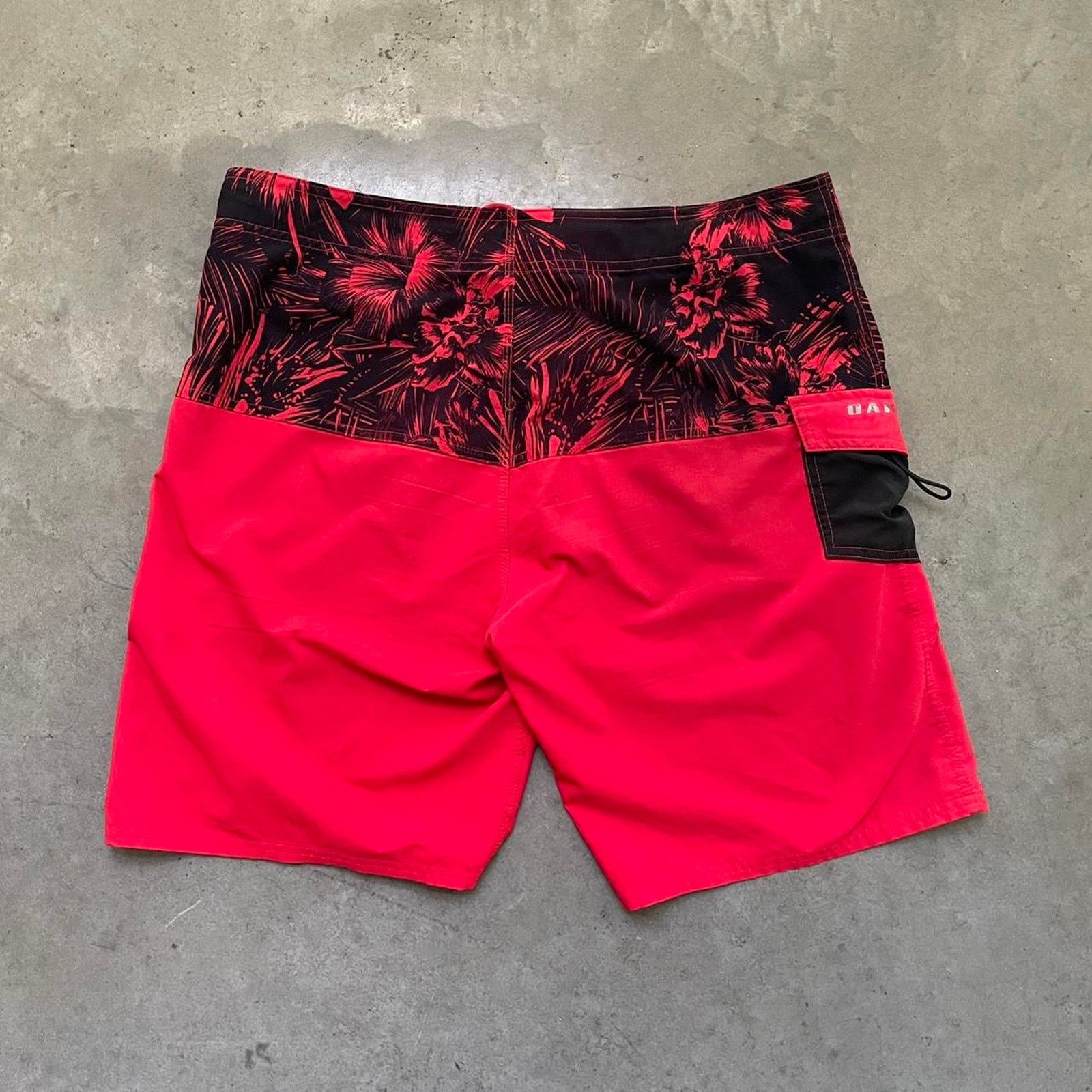 Oakley Oakley red pattern swim shorts Size US 36 / EU 52 - 2 Thumbnail