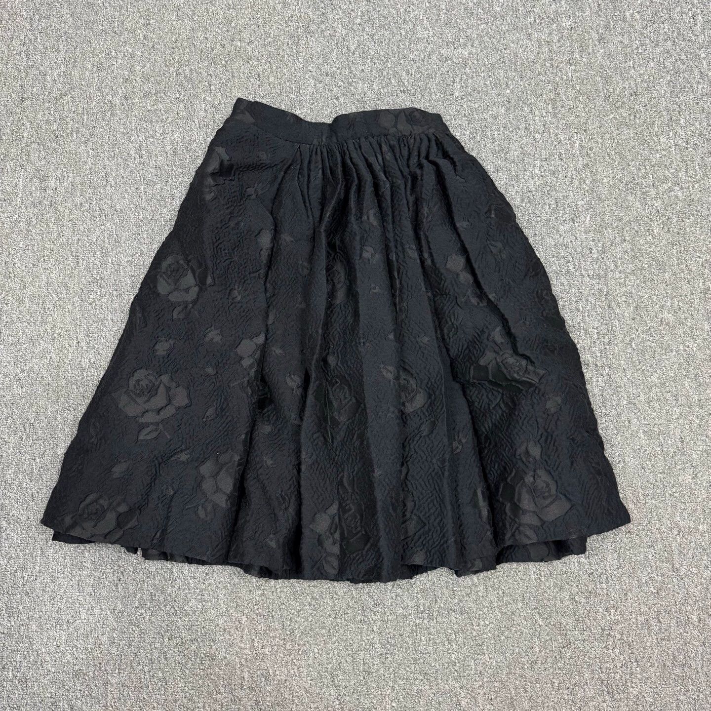 Miu Miu MIU MIU Black Dark Floral All Over Print PleatedSkirt 40 99 Size 28" / US 6 / IT 42 - 1 Thumbnail