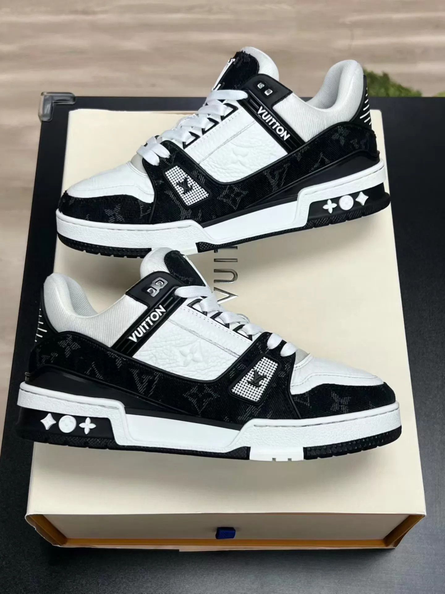 Louis Vuitton LV TRAINER Panda Denim UK4 Like New Size US 6.5 / IT 36.5 - 4 Thumbnail
