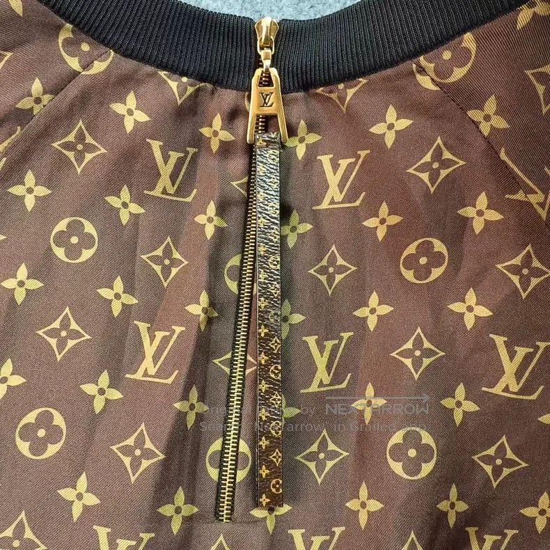 Louis Vuitton Louis Vuitton Silk knit pullover dress with crew neck and Size M / US 6-8 / IT 42-44 - 4 Thumbnail