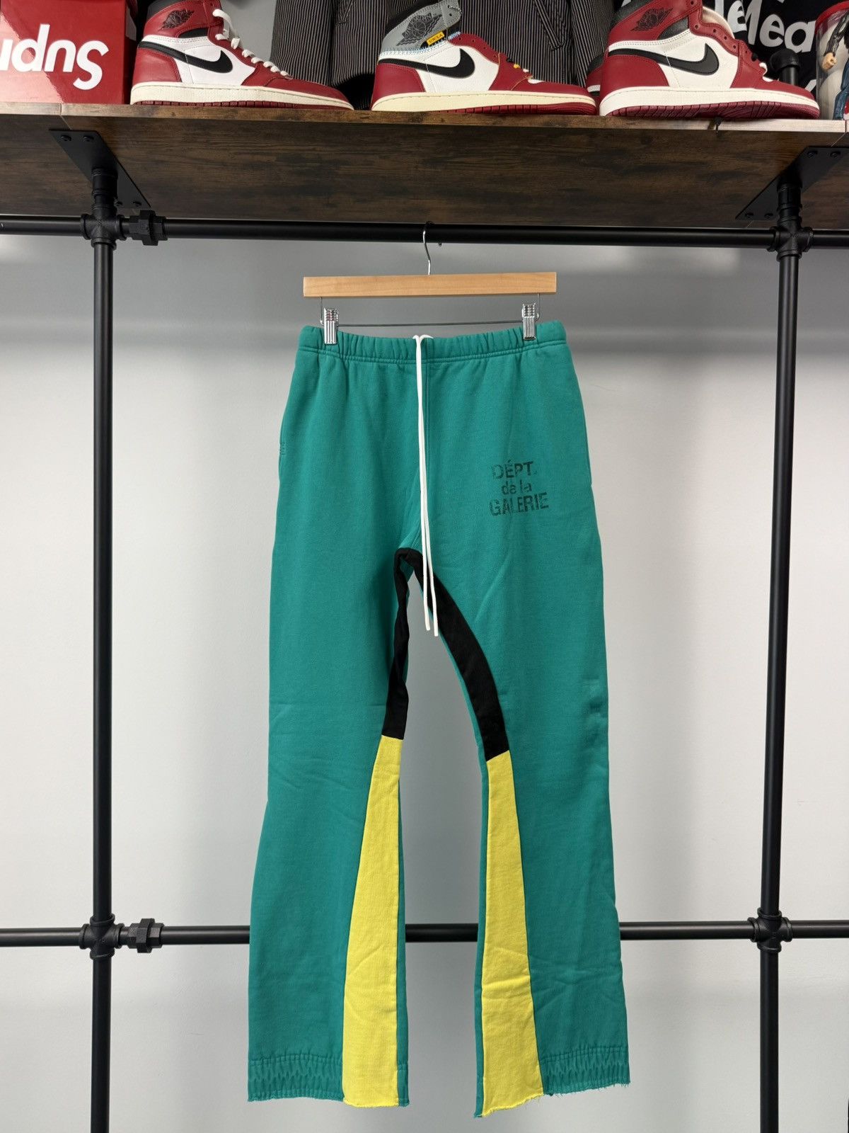 Gallery Dept. Gallery Dept. Flared Sweatpants - M Size US 32 / EU 48 - 1 Thumbnail