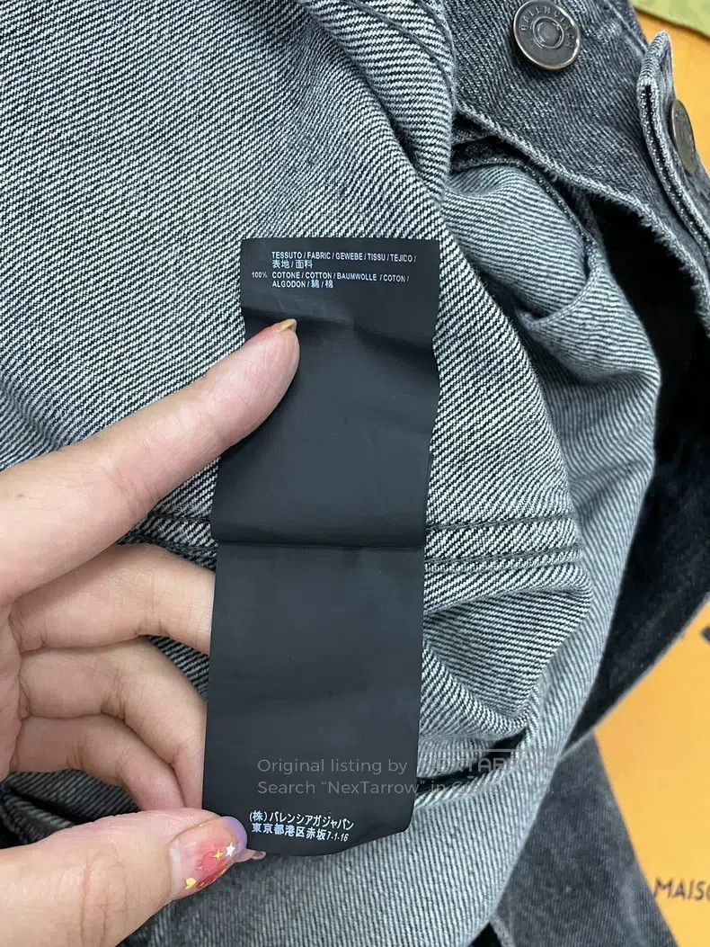 Balenciaga Balenciaga Hubei relief-lettered denim jacket, size 36 Size XS / US 0-2 / IT 36-38 - 7 Thumbnail