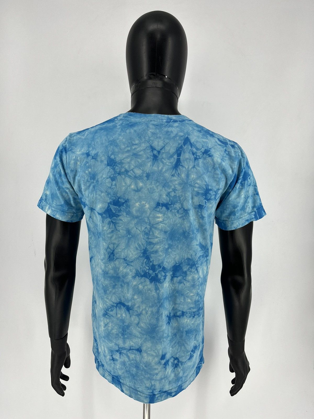 Vintage Vintage 90s Akuna Matata Dolphin taiday T Shirt Size L Size US M / EU 48-50 / 2 - 9 Thumbnail