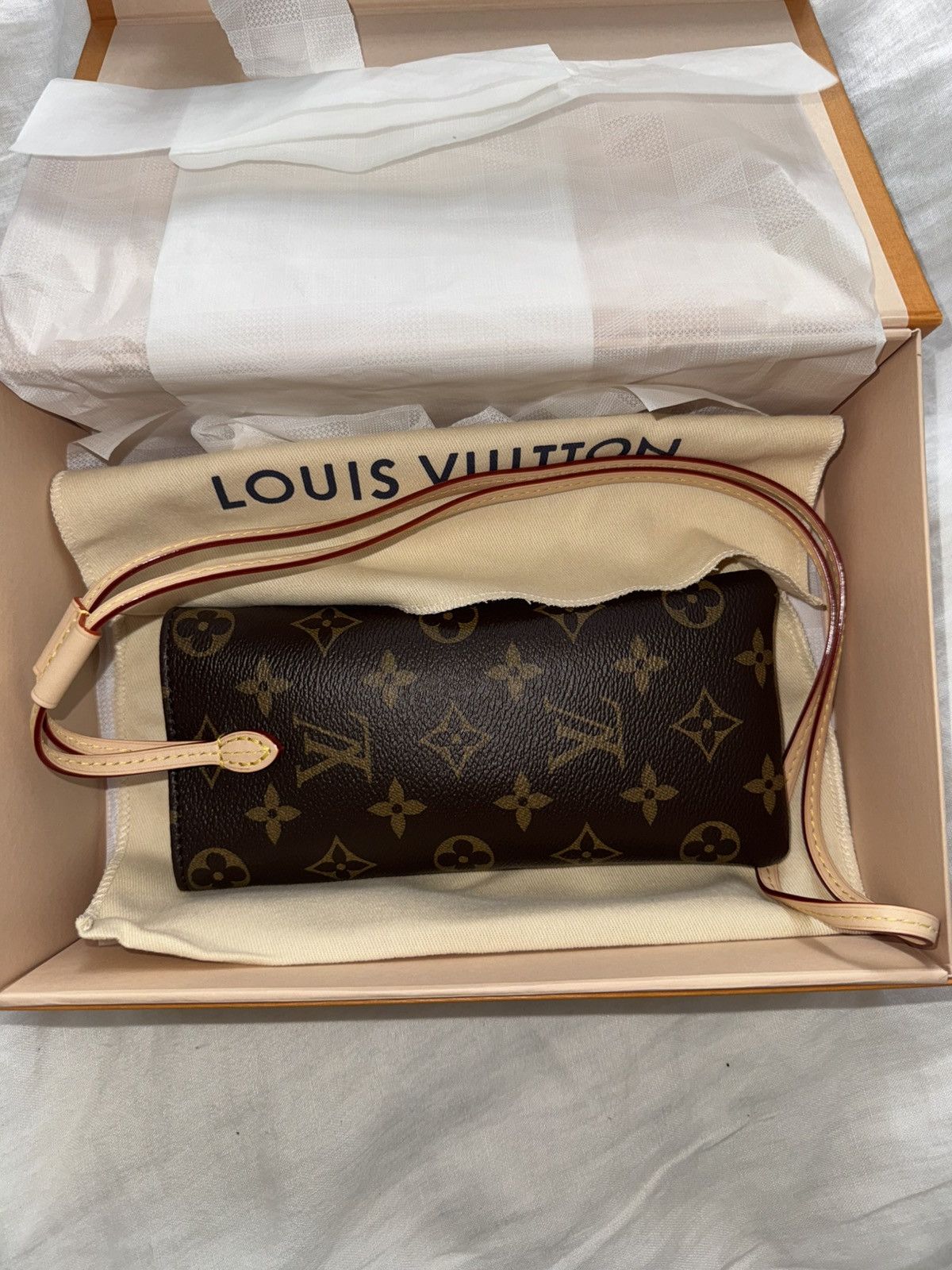 Louis Vuitton Monogram Sunglasses Pouch Size ONE SIZE - 3 Thumbnail