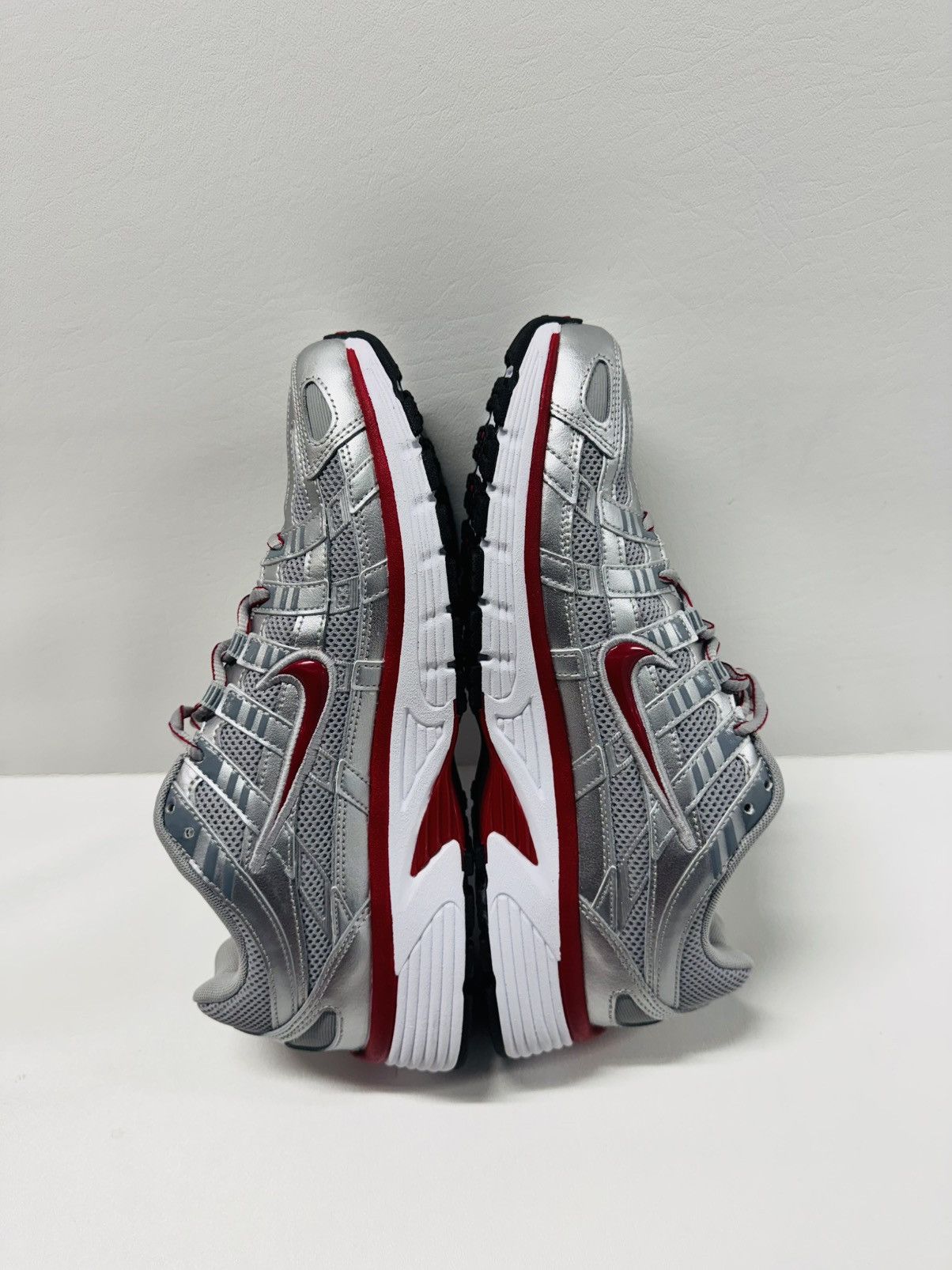 Nike Nike P 6000 Metallic Silver/Gym Red/Cool Grey Size US 11.5 / EU 44-45 - 3 Thumbnail