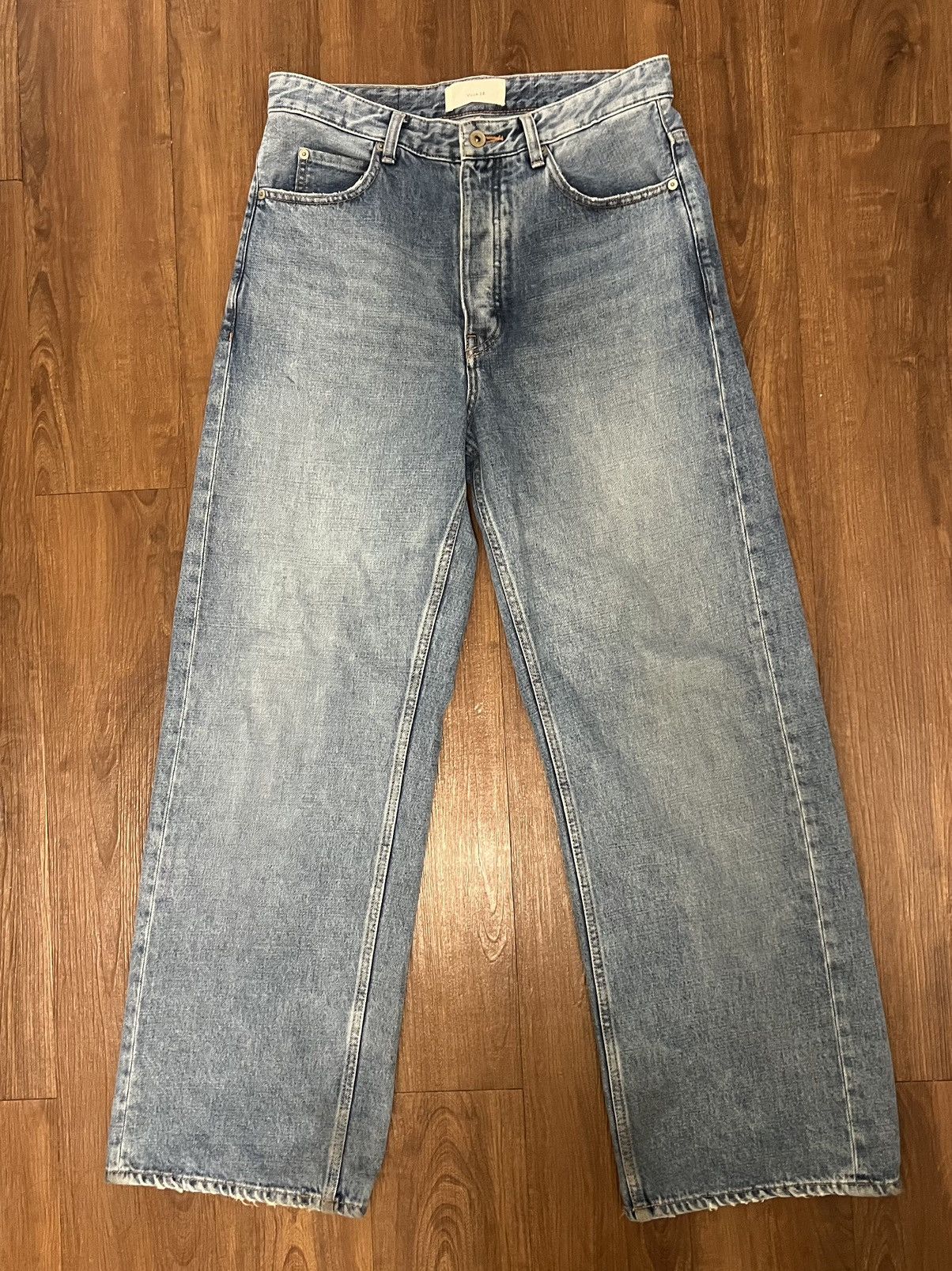 Vuja De VUJADE STEVE DISTRESSED SELVEDGE JEANS IN DENIM
