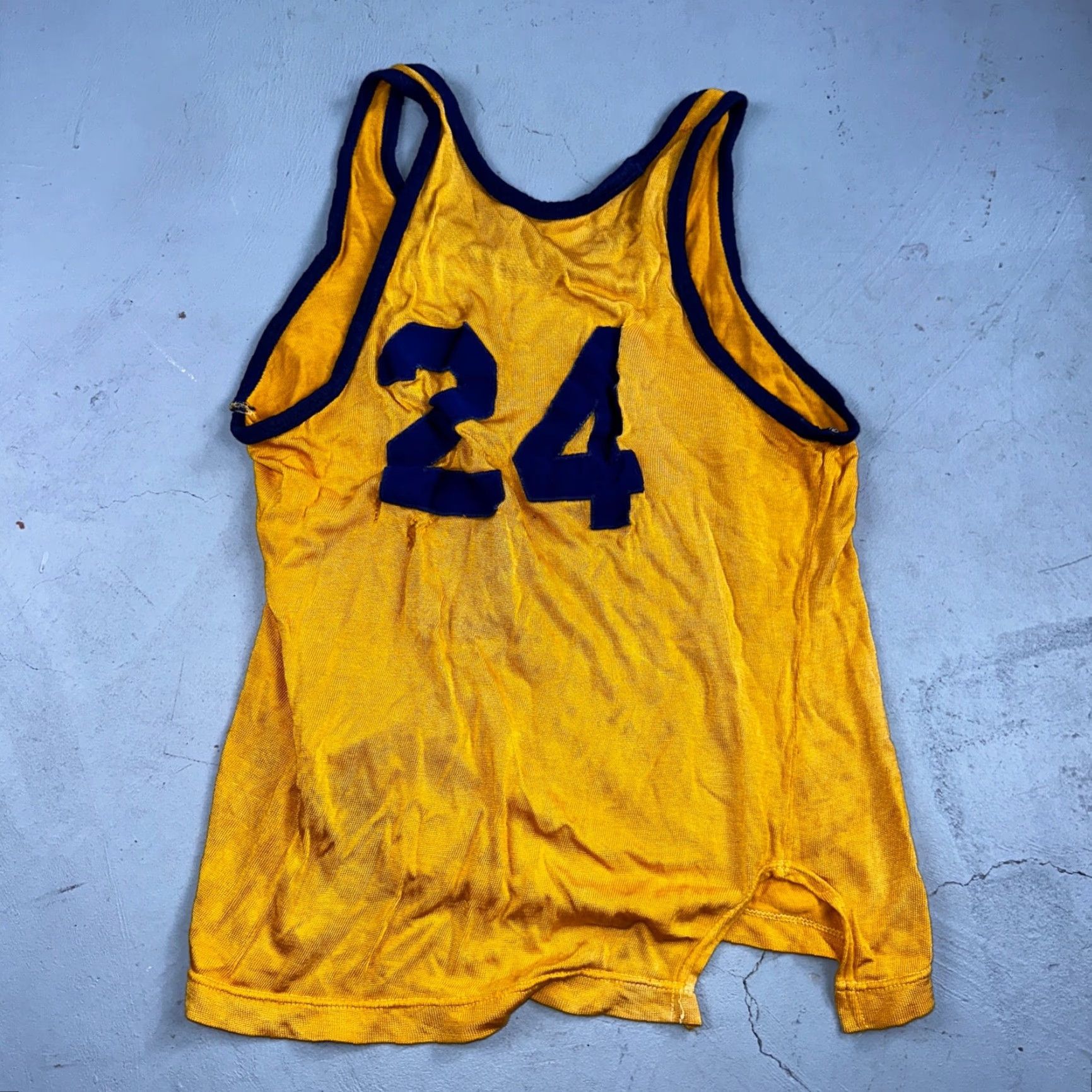 Vintage VINTAGE Russell T-Shirt Men 1950s Rockabilly Tank 24 Number Yellow Short Sleeve Crew Neck VTG Size US M / EU 48-50 / 2 - 2 Thumbnail