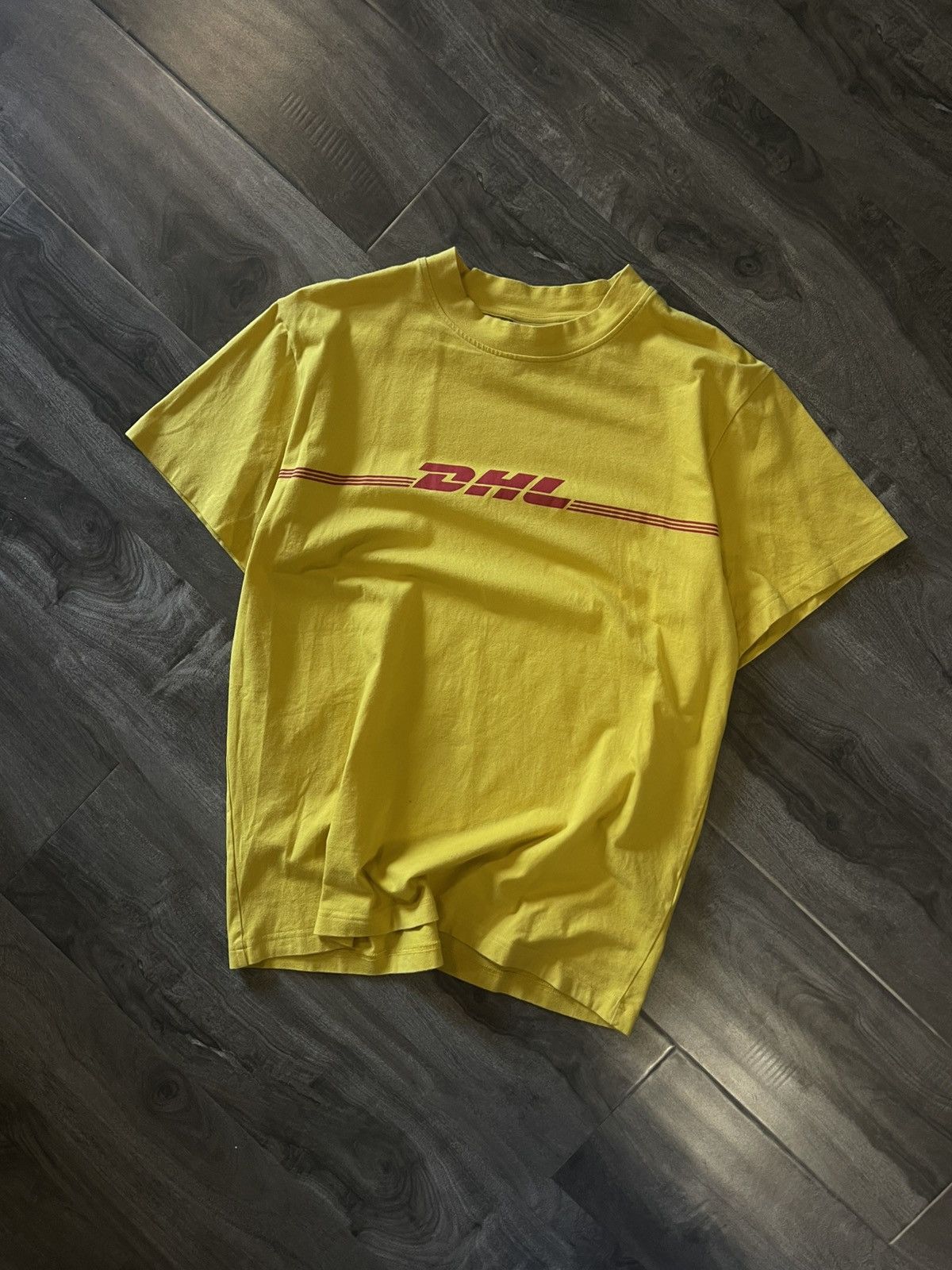 Vetements Vetements DHL Short Sleeve Runway Tshirt Size US M / EU 48-50 / 2 - 1 Thumbnail