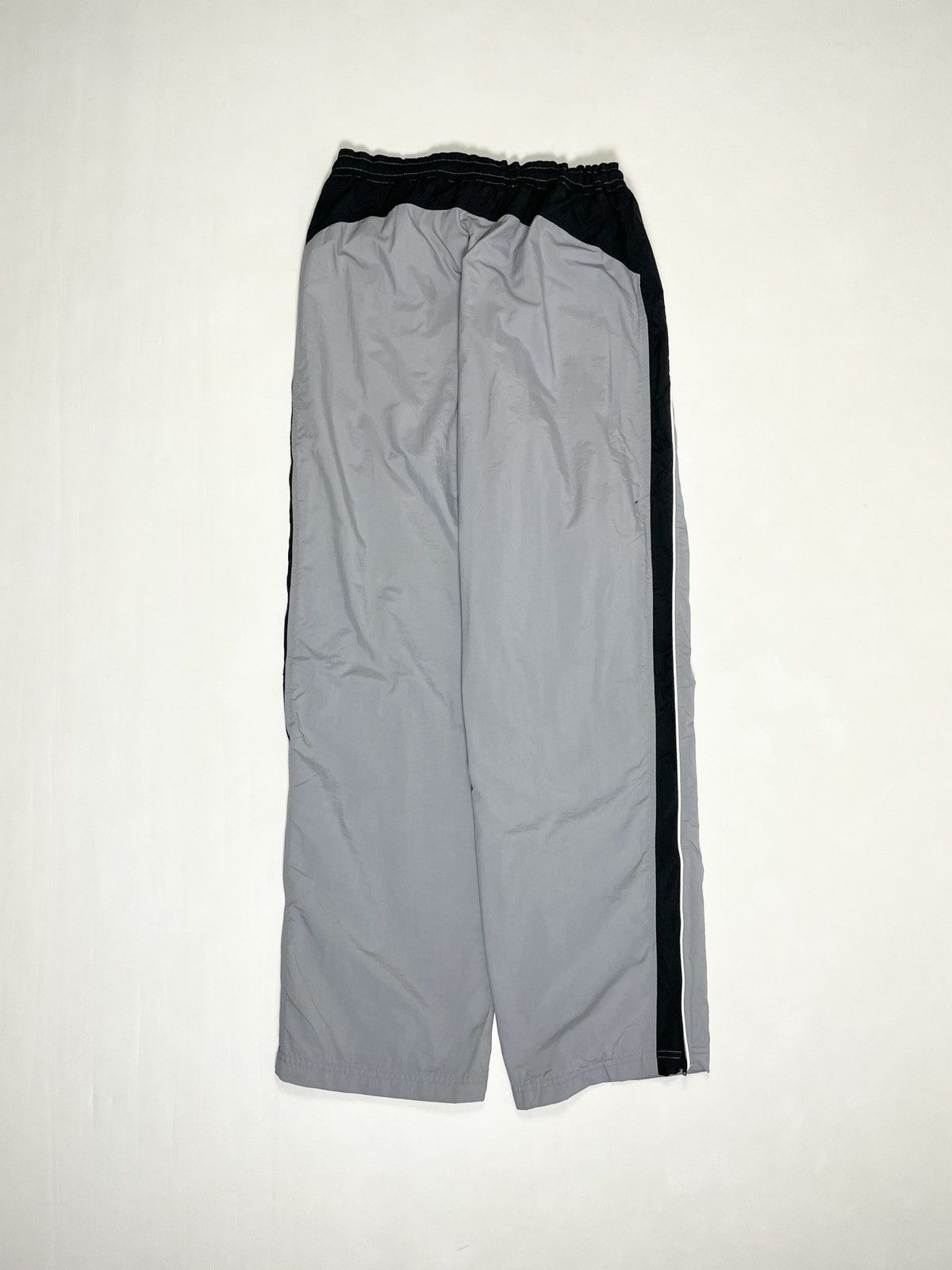 Nike Nike Vintage 00s 💋 silver grey acg truck sweat sport pants Size US 32 / EU 48 - 11 Thumbnail