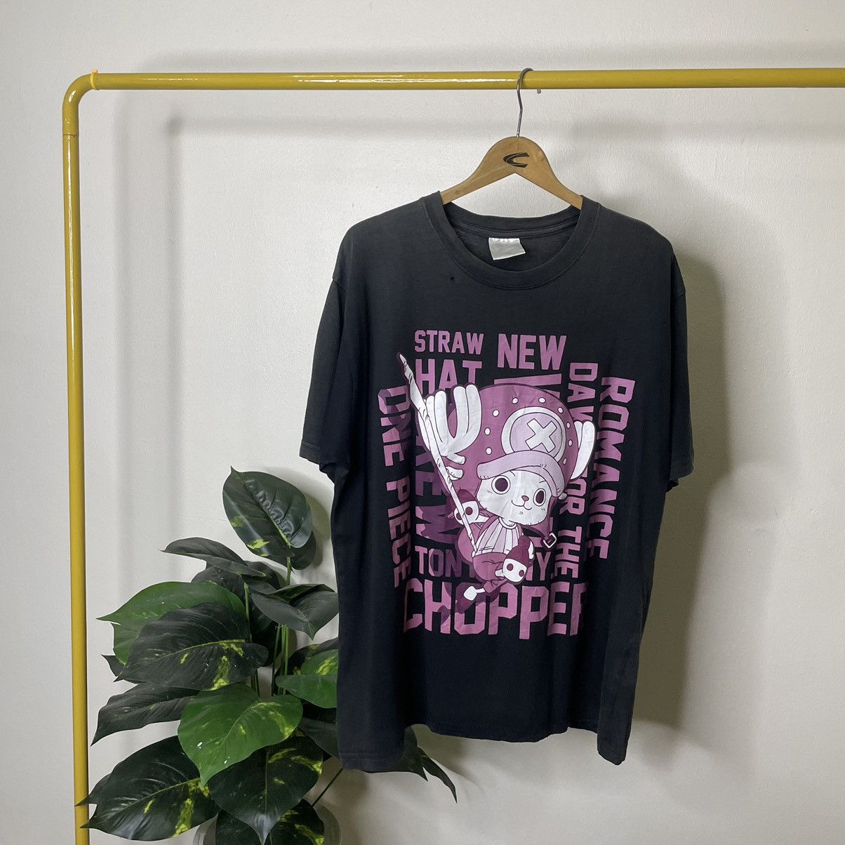 Anime × One Piece × Vintage Vintage 2000s One Piece Tony Chopper Anime Tee Faded Black Size US XL / EU 56 / 4 - 1 Thumbnail