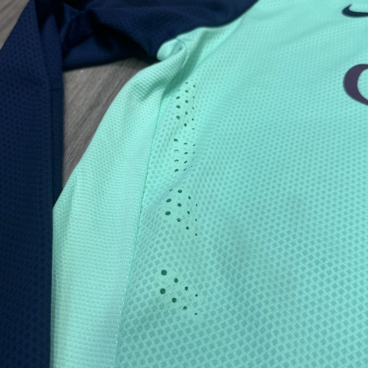 Nike Barcelona 13/14 player issued/worn training top Size US L / EU 52-54 / 3 - 4 Thumbnail