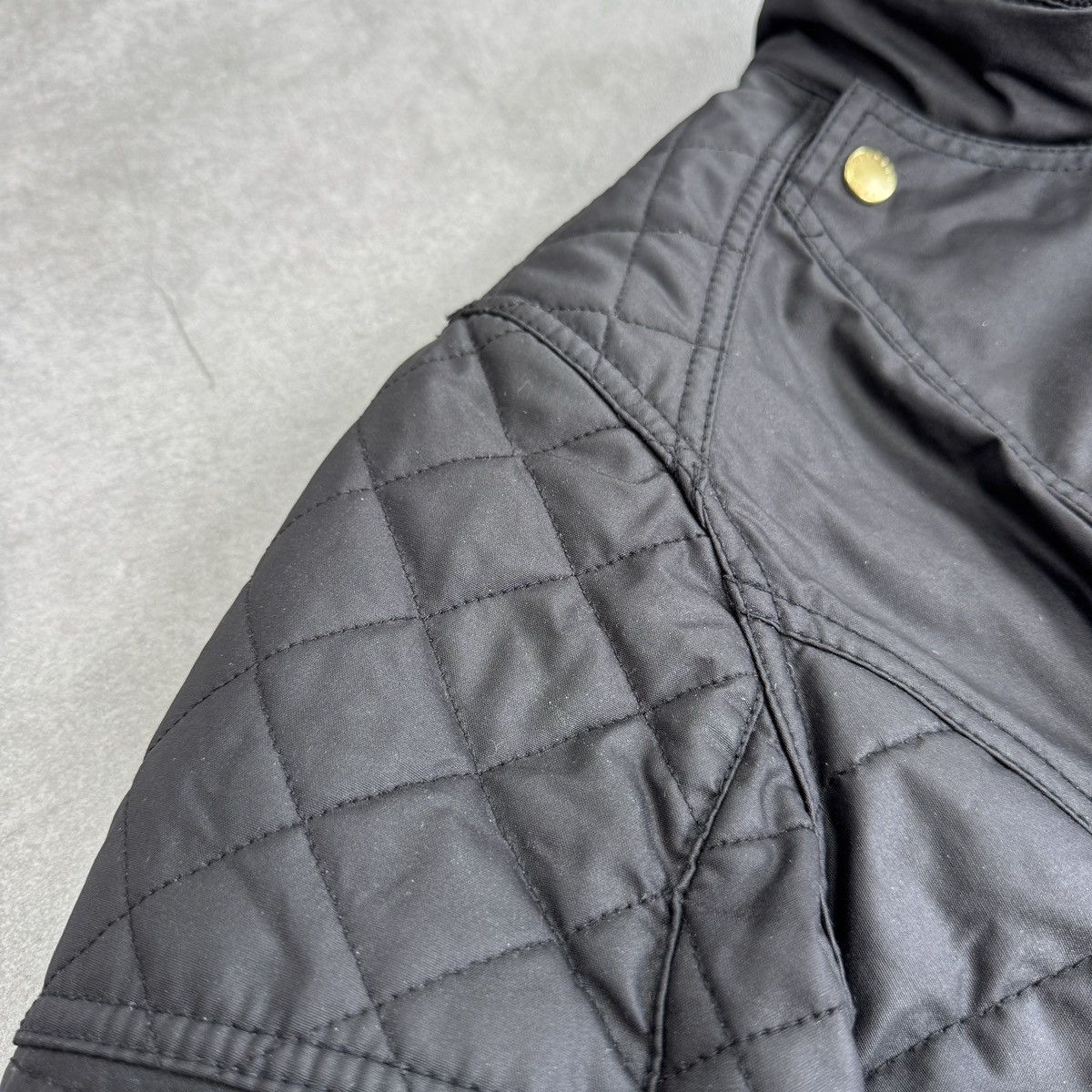 Barbour Barbour International Black Streak Axle Waxed Quilted Jacket Size L / US 10 / IT 46 - 4 Thumbnail