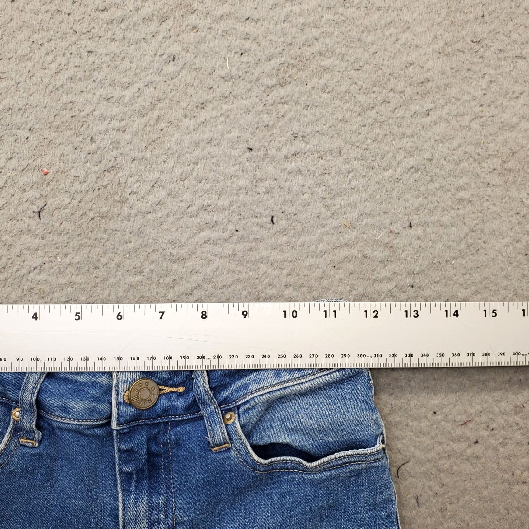 Bdg BDG Womens Jeans Shorts Blue Denim Stretch High-Waisted Bermuda 25 Summer Casual Womens Size 42" / US 20 - 5 Thumbnail