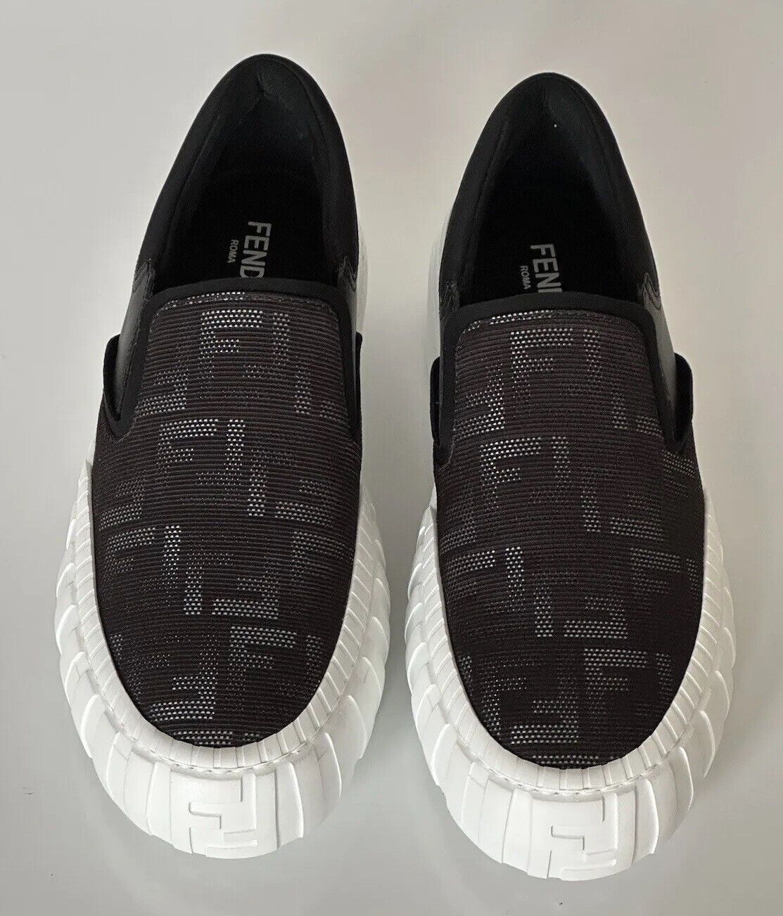 o1bs11s0923 Sneakers in Black