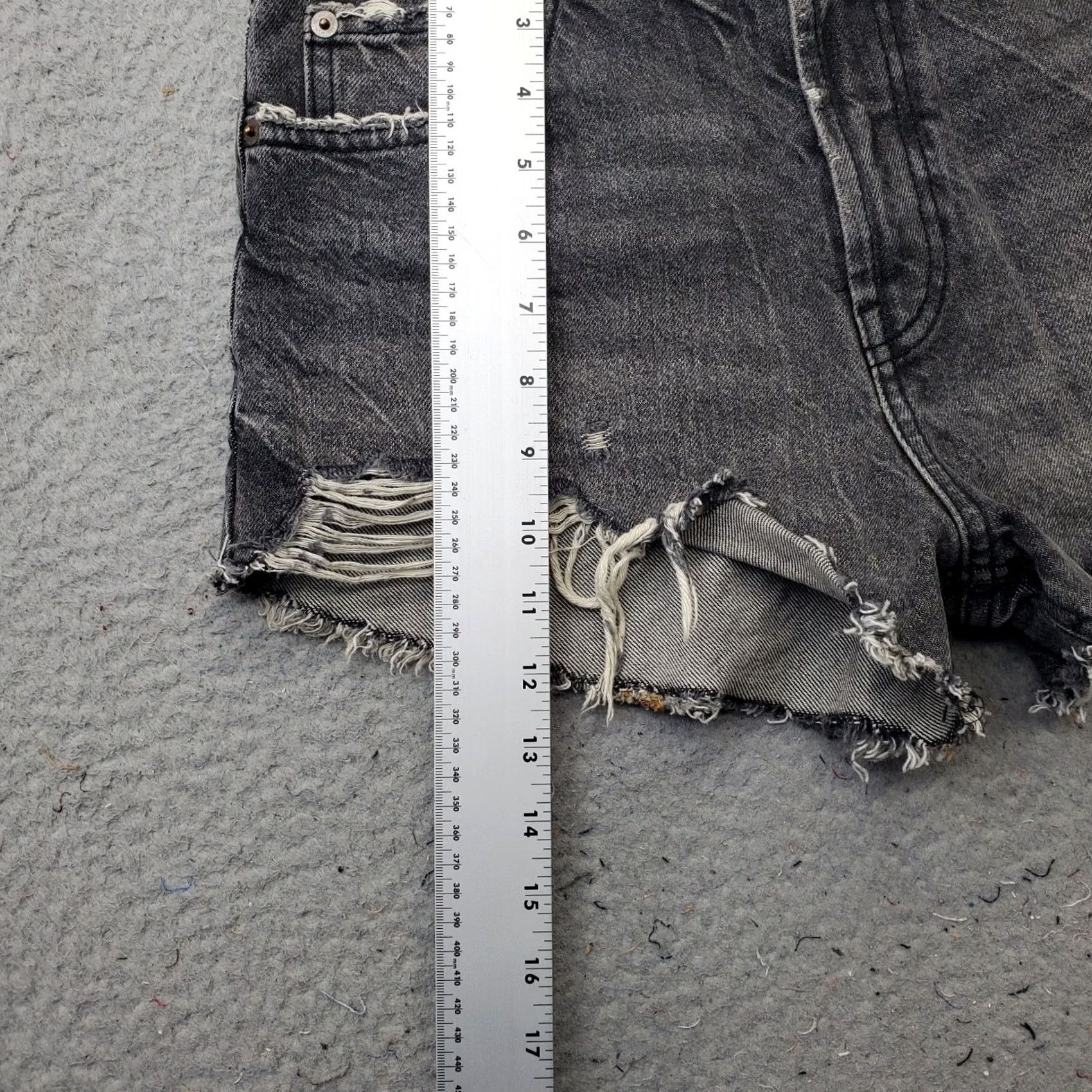 Zara Zara Womens 4 Gray Denim 5-Pocket Jean Shorts Casual Comfort Dark Wash Vintage-Check Free Size 27" / US 4 / IT 40 - 3 Thumbnail