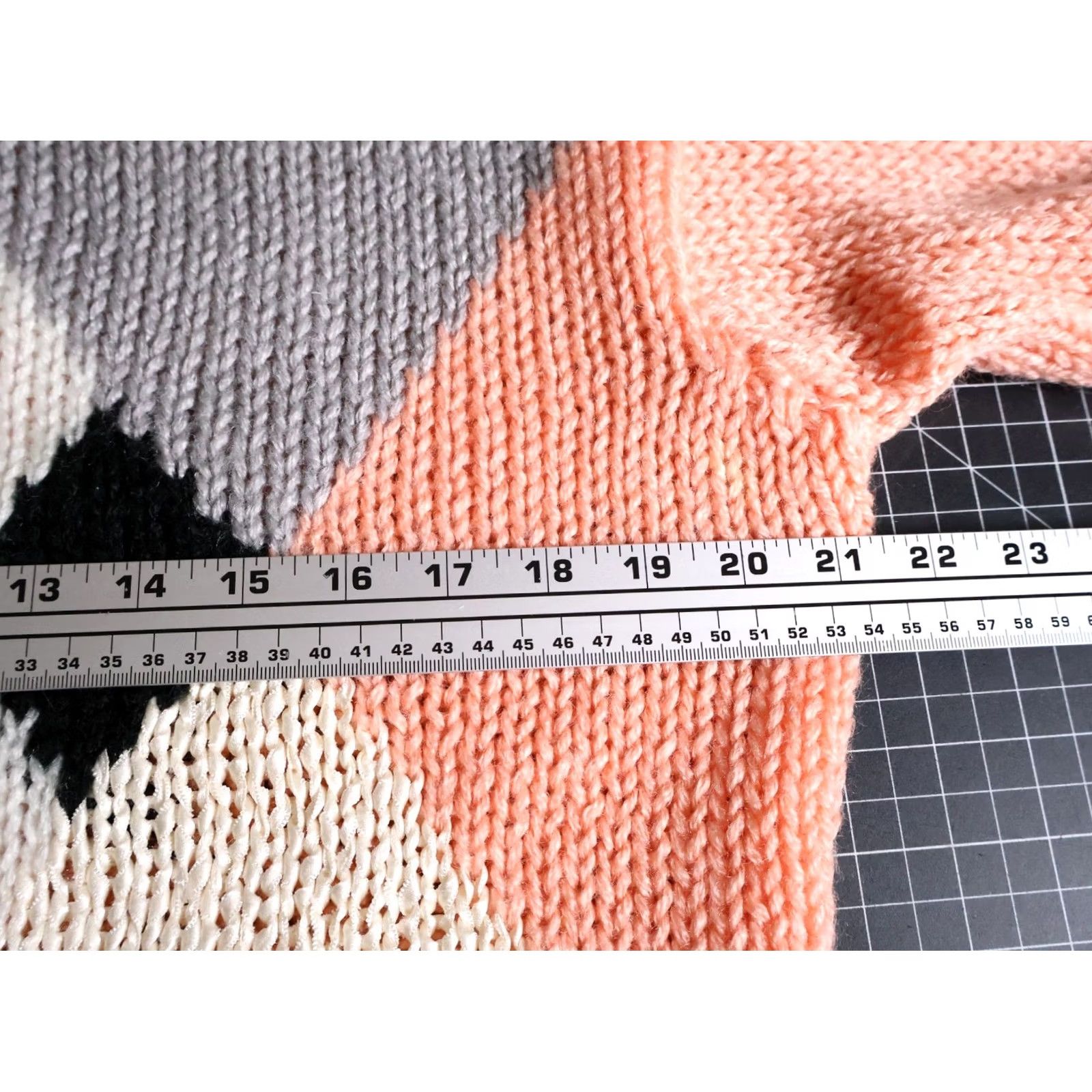 Pinko VINTAGE 80s Chunky Knit Sweater Women's Medium Pink Gray Geometric Acrylic VTG Pullover Crew Neck Casual Hipster Retro Womens Size S / US 4 / IT 40 - 5 Thumbnail