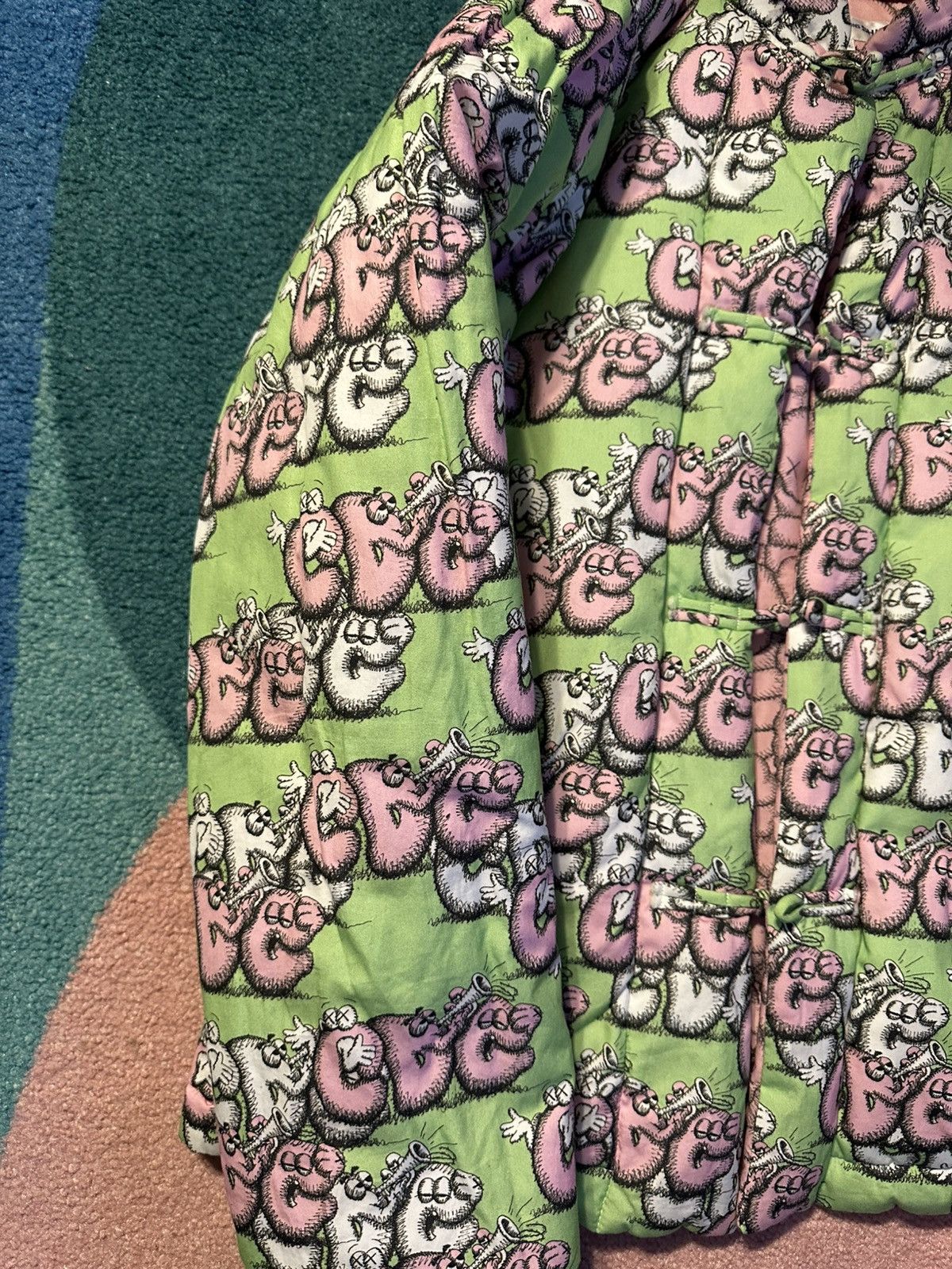 Comme des Garcons SHIRT × Kaws Comme Des Garçons Shirt x Kaws Padded Jacket Size US XL / EU 56 / 4 - 7 Thumbnail
