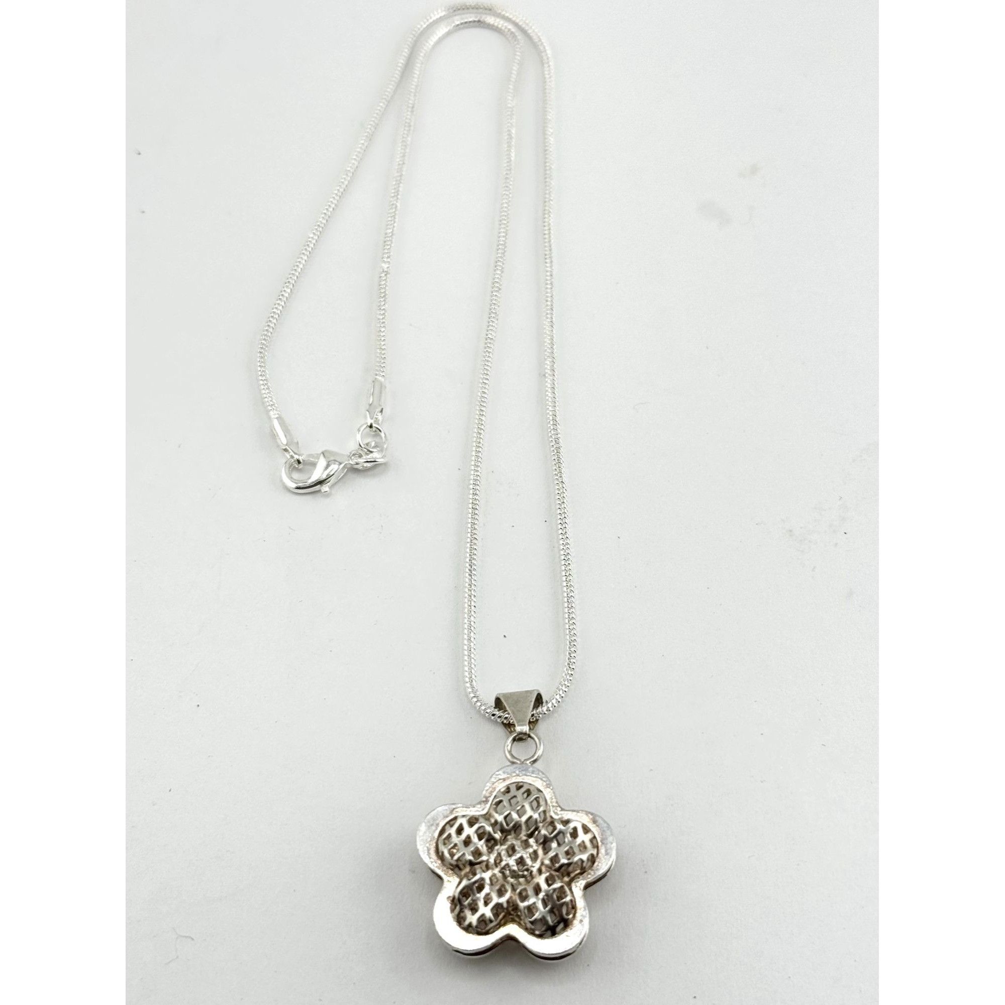 Vintage Vintage 925 puffy filigree flower charm necklace Size ONE SIZE - 1 Thumbnail
