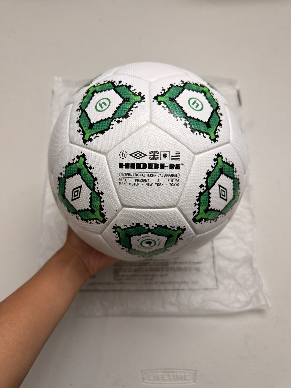 HIDDEN HIDDEN NY X UMBRO soccer ball Size ONE SIZE - 1 Thumbnail