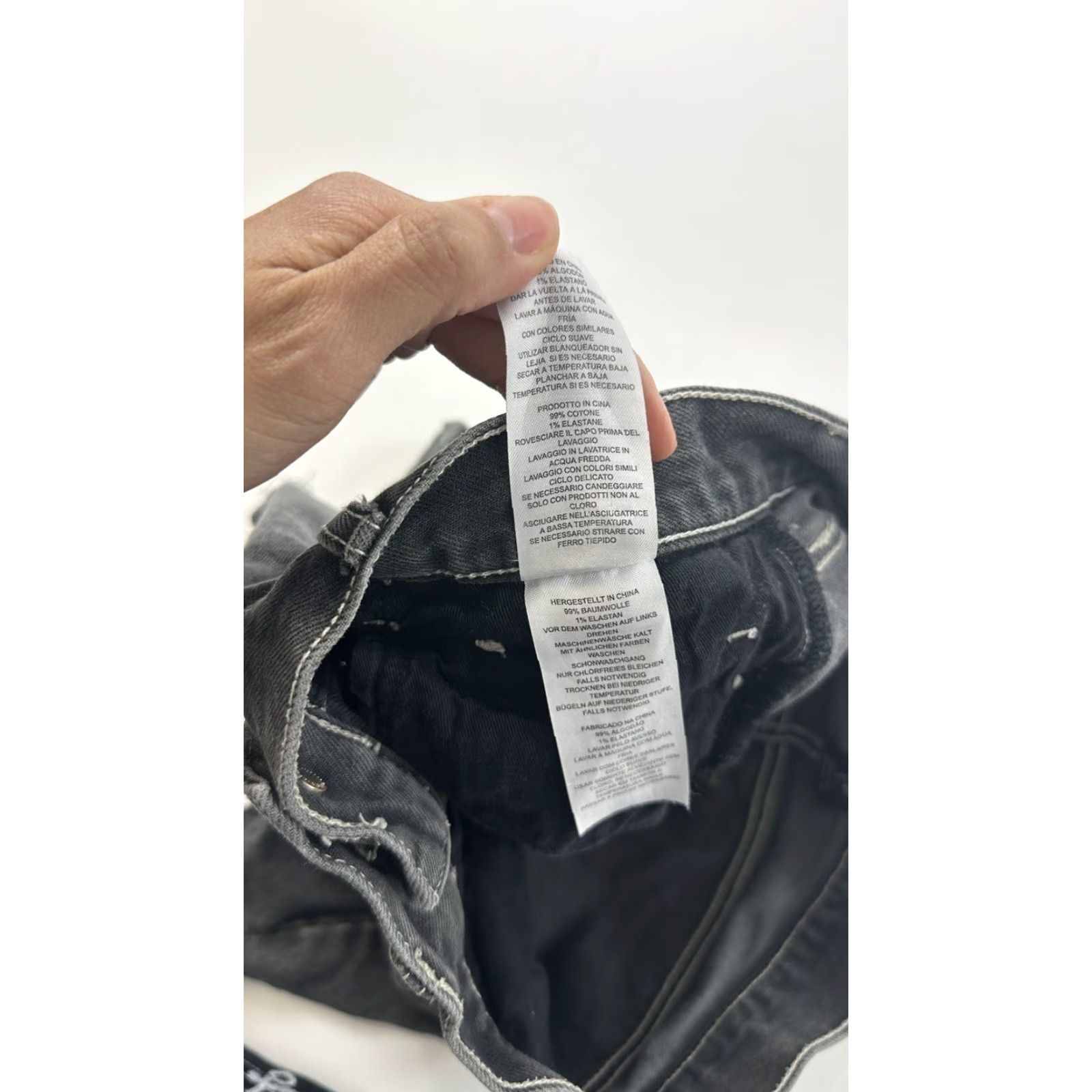 Vintage Current/Elliott Shorts Women 27 Black Denim Cut-Off Paint Stain Women 27 Black Denim Cut-Off Paint Stain Size 27" / US 4 / IT 40 - 7 Thumbnail