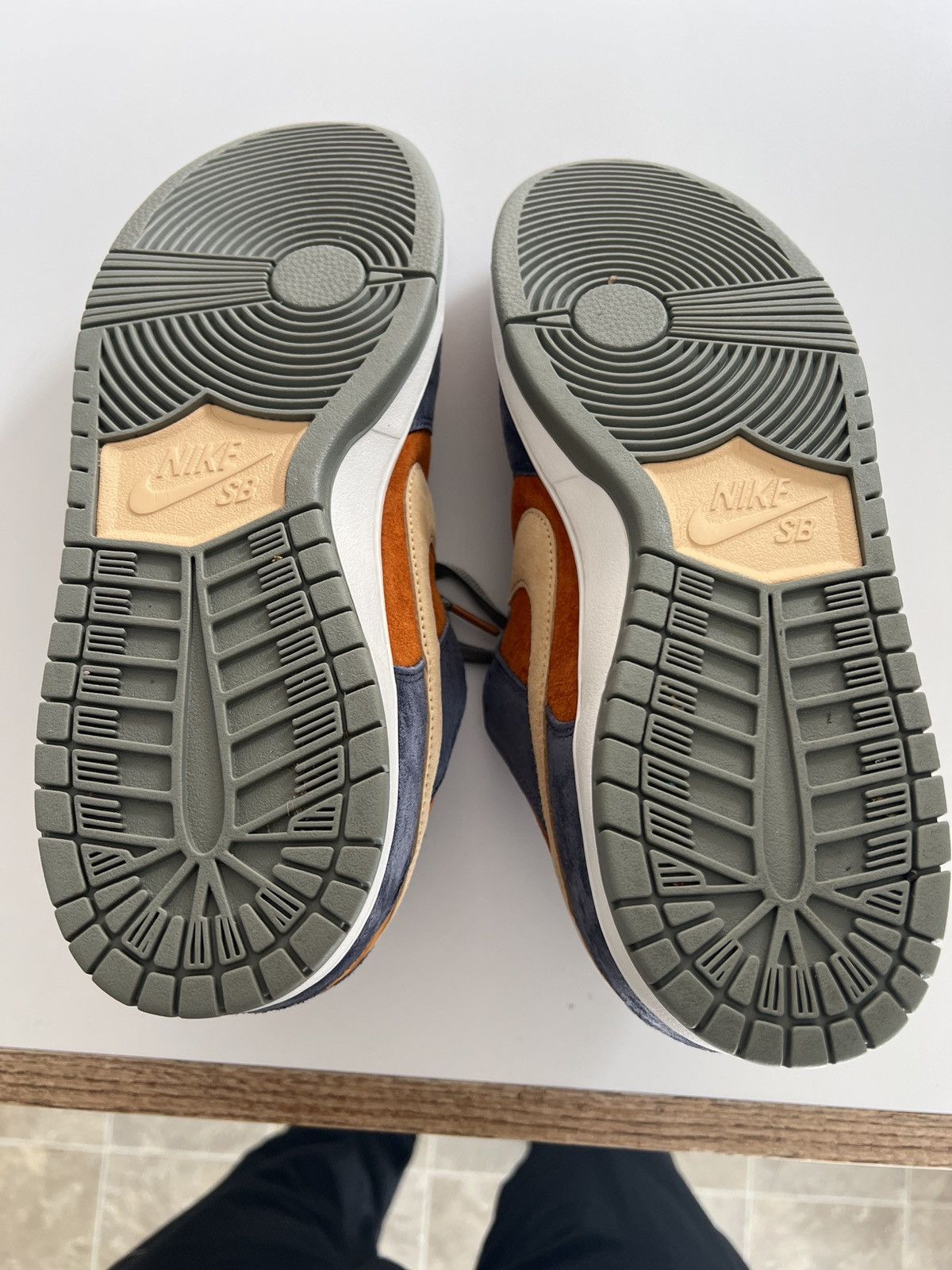 Nike Nike sb dunk low light carbon Size US 12 / EU 45 - 8 Thumbnail