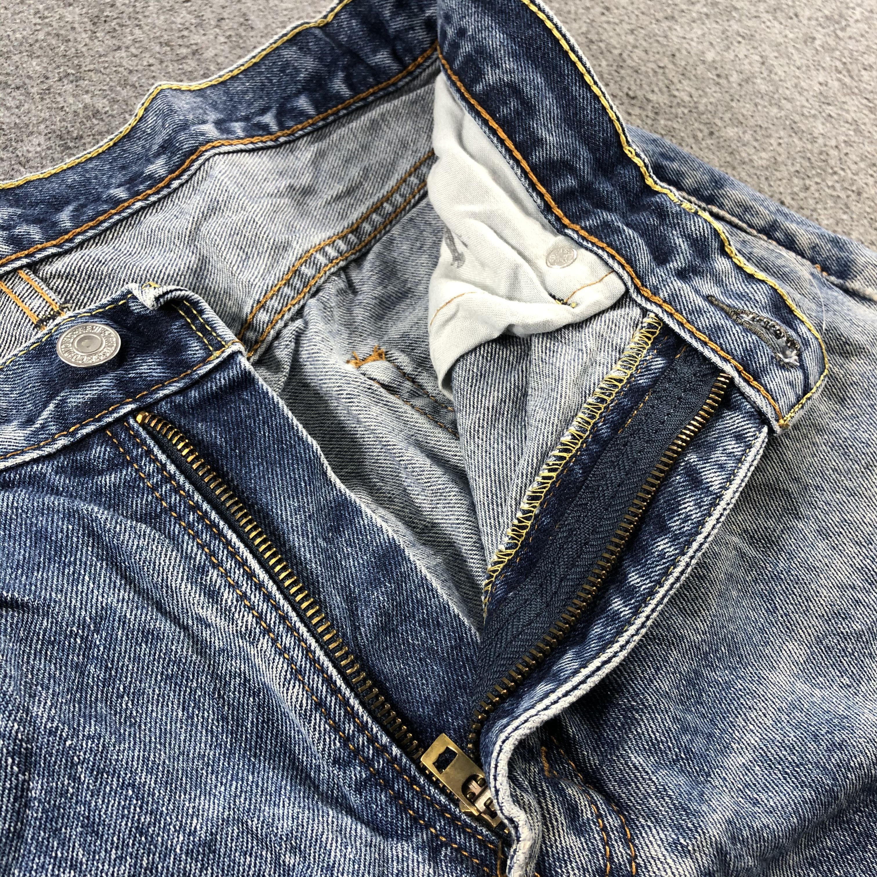 Levi's Vintage Blue Wash Levis 550 Jeans-J2384 Size US 33 - 8 Thumbnail