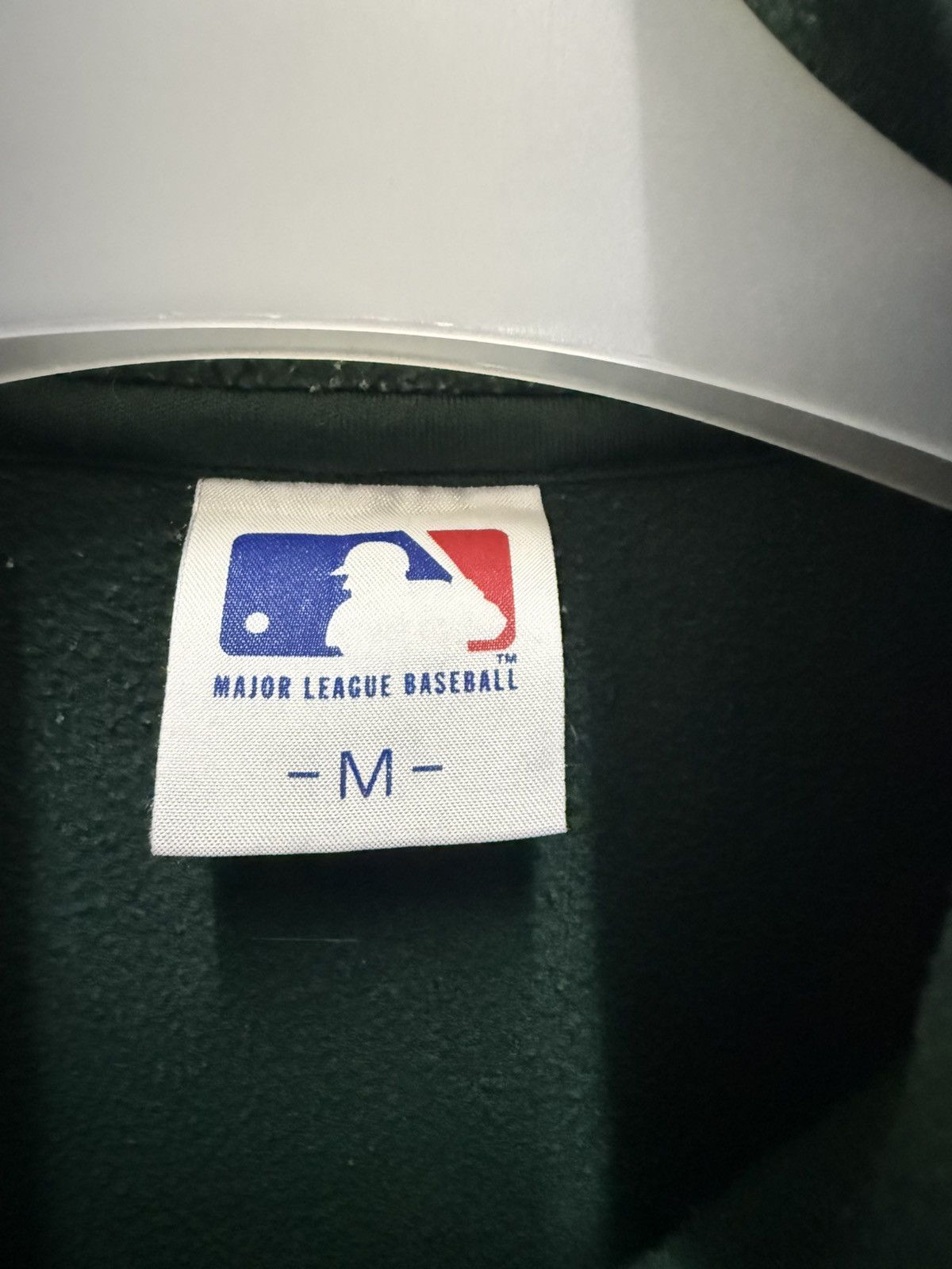 MLB 🔥 UNIQLO X MLB OAKLAND ATHLETIC 2003 FLEECE PULLOVER Size US S / EU 44-46 / 1 - 6 Thumbnail