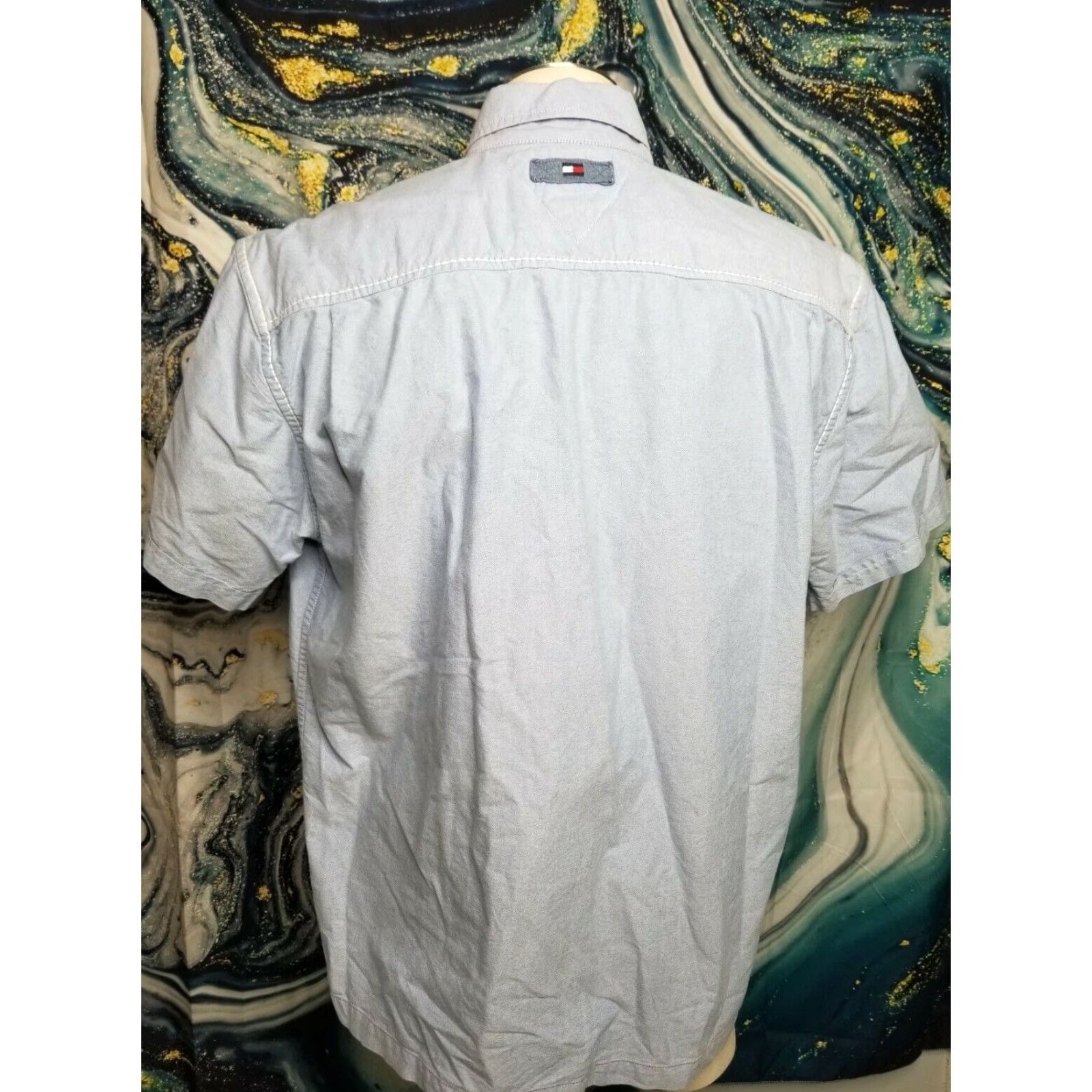 Tommy Hilfiger VINTAGE Tommy Hilfiger Denim Button-Down Shirt Mens L Logo Embroidered Flag 100% Cotton Blue Denim Size US L / EU 52-54 / 3 - 3 Thumbnail
