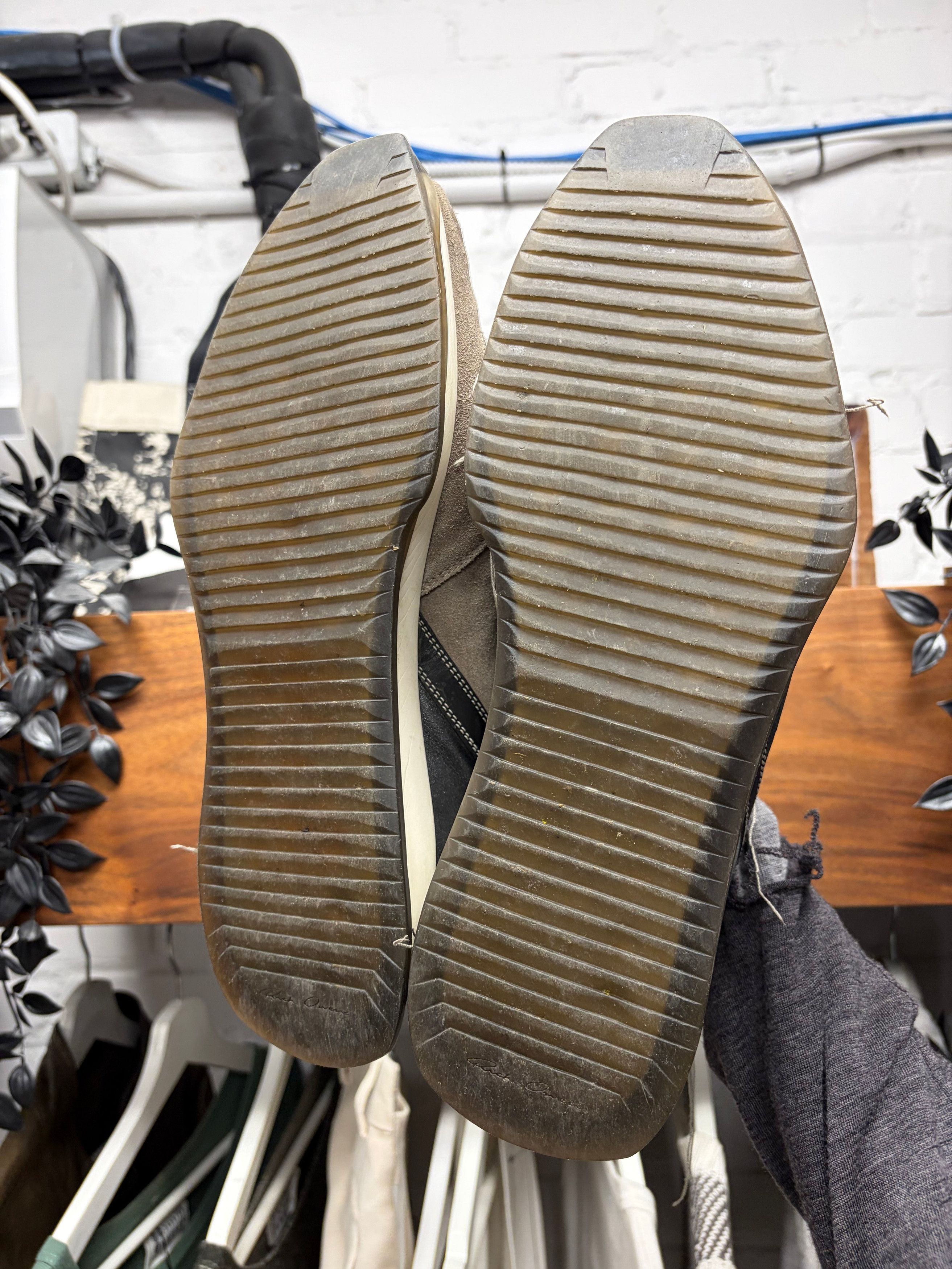 Rick Owens Rick Owens ‘Vintage Runner’ Dust/Grey Low Top Sneakers Size US 9.5 / EU 42-43 - 5 Thumbnail