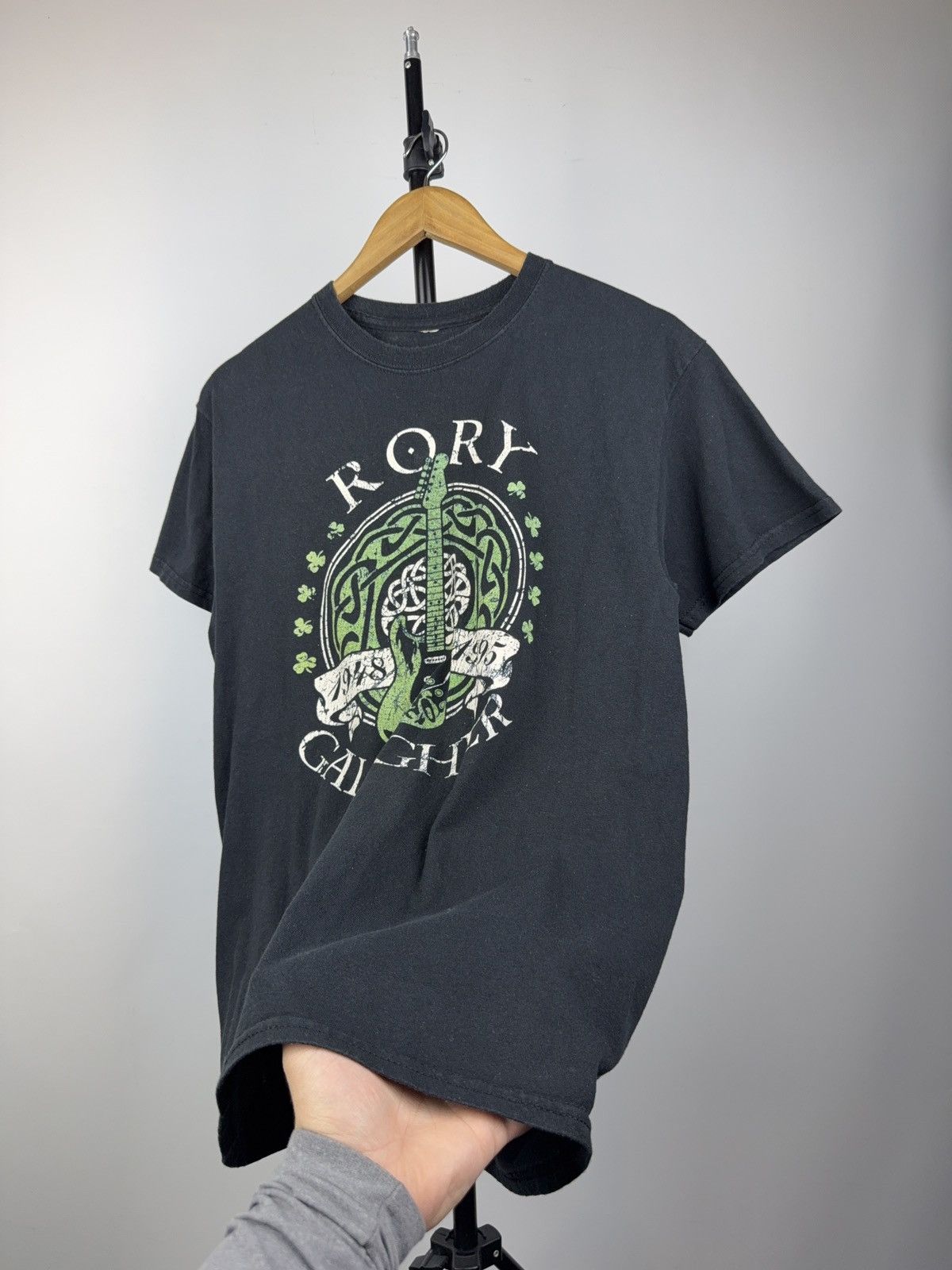 Band Tees Y2K 00s Rory Gallagher Logo Celtic Guitar Tribute Tee Size US M / EU 48-50 / 2 - 4 Thumbnail