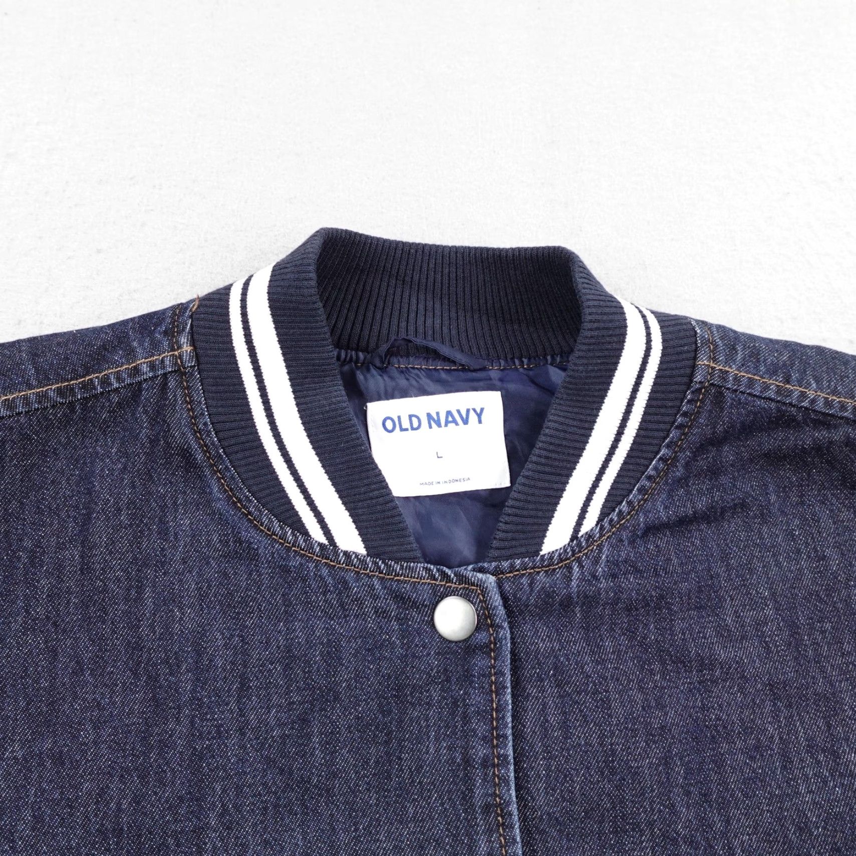 Old Navy Old Navy Jacket Large Blue Denim Bomber Lined Pockets Zipper Womens Size L / US 10 / IT 46 - 2 Thumbnail