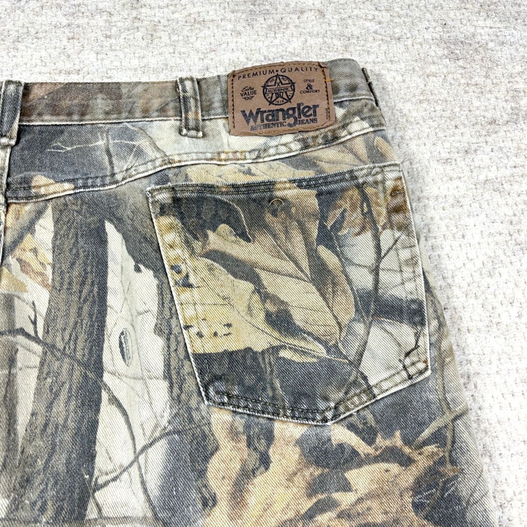 Wrangler Vintage Wrangler Jeans Camouflage Brown 38x29 Regular Denim 5-Pocket Zipper Button Men Spring Summer Fall Winter Y2K Baggy Realtree Hardwood Slimming Size US 38 / EU 54 - 4 Thumbnail