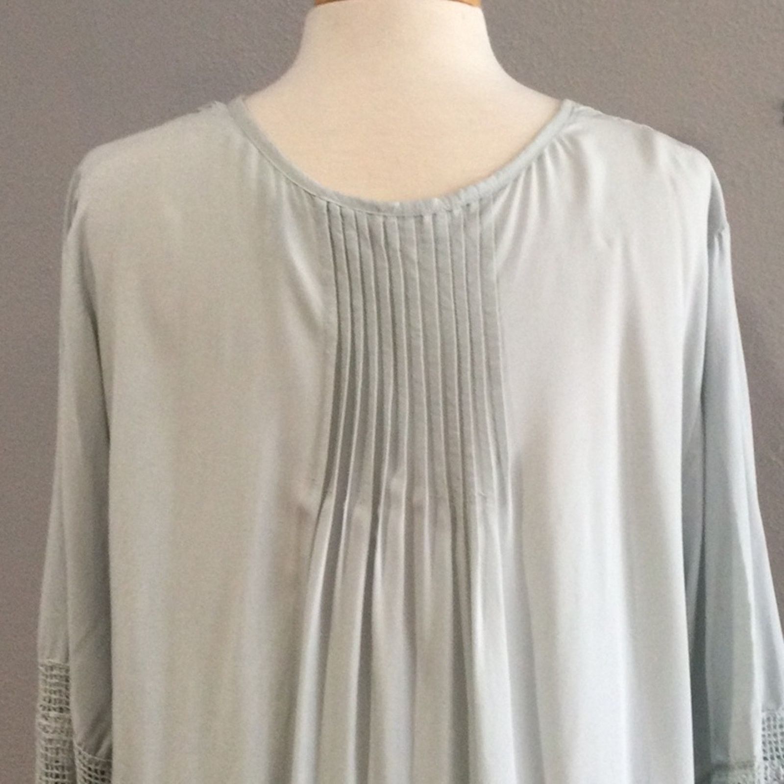 Other Solitaire by Ravi Khosla Pleated Gray Top Size 2X Size XXL / US 16-18 / IT 52-54 - 8 Thumbnail