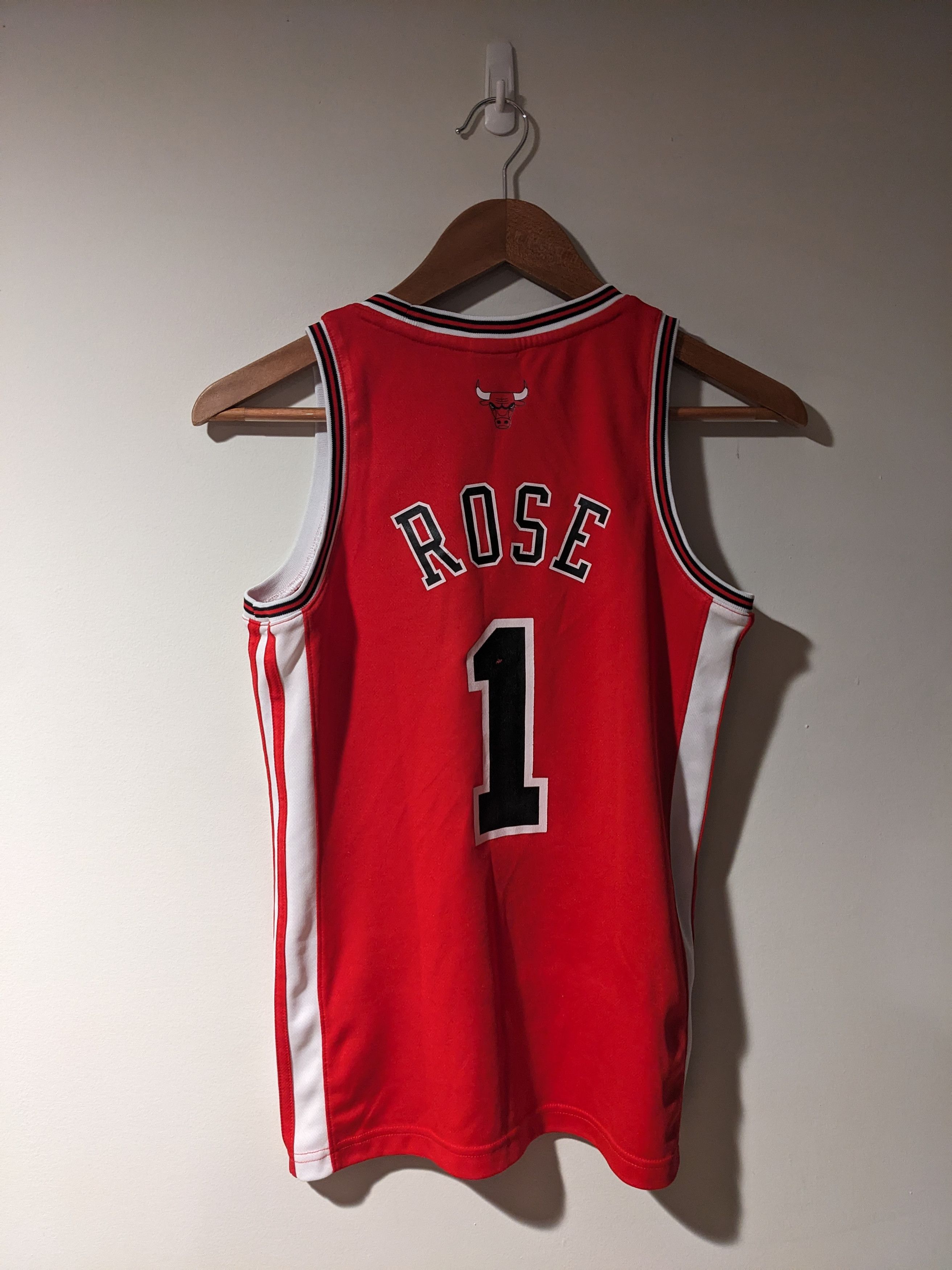 Adidas × NBA × Vintage Chicago Bulls Derrick Rose NBA 4 Her Adidas Red Small Jersey Size S / US 4 / IT 40 - 7 Thumbnail