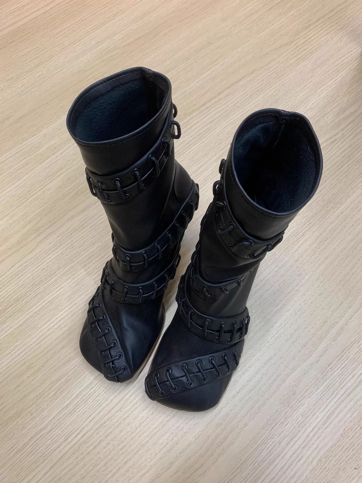 A.W.A.K.E. MODE A.W.A.K.E.MODE Black Square Toe Lace-Up Short Boots 39.5 New Size US 9 / IT 39 - 1 Thumbnail