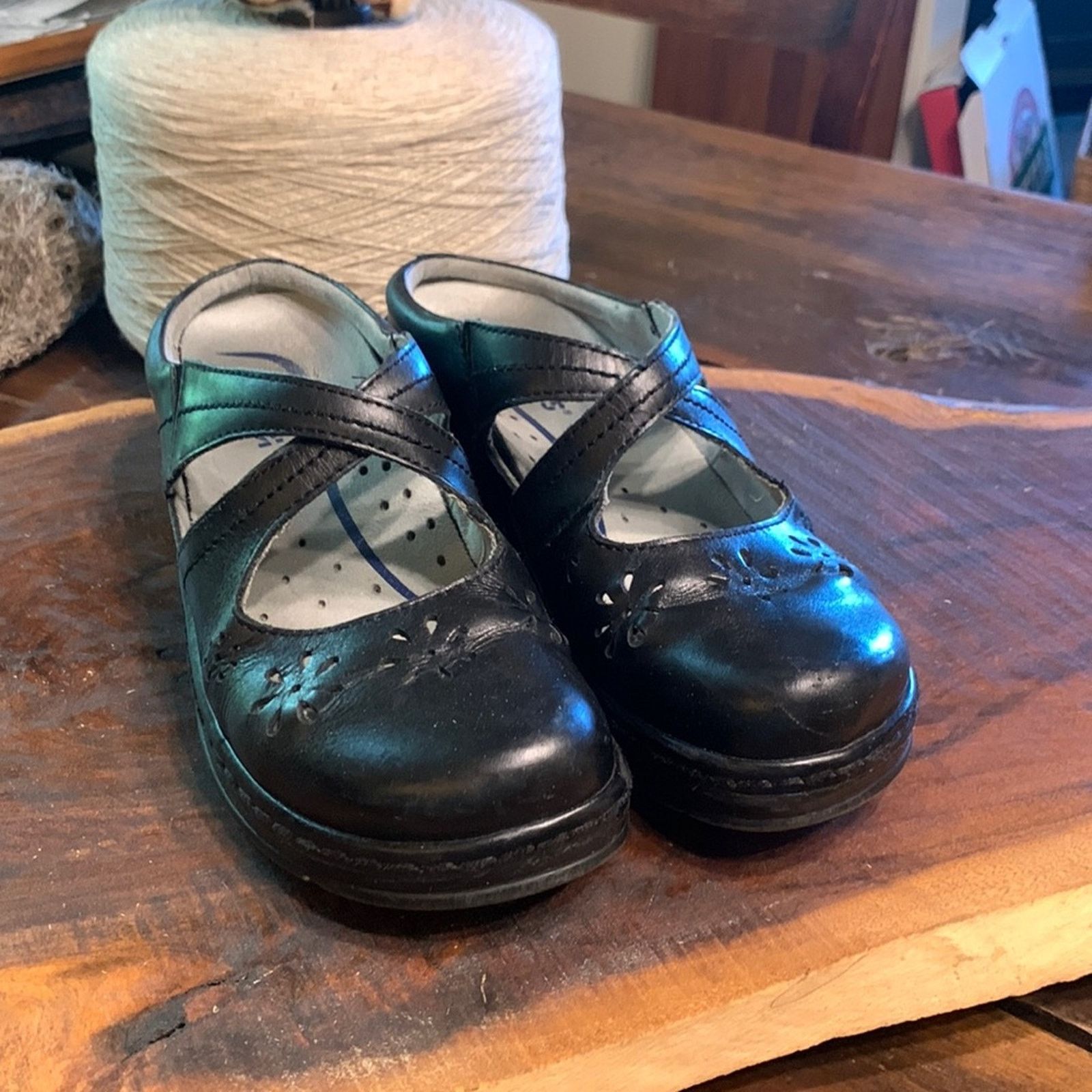 Vintage Klogs black clogs with flower cutouts Size US 8 / IT 38 - 2 Thumbnail