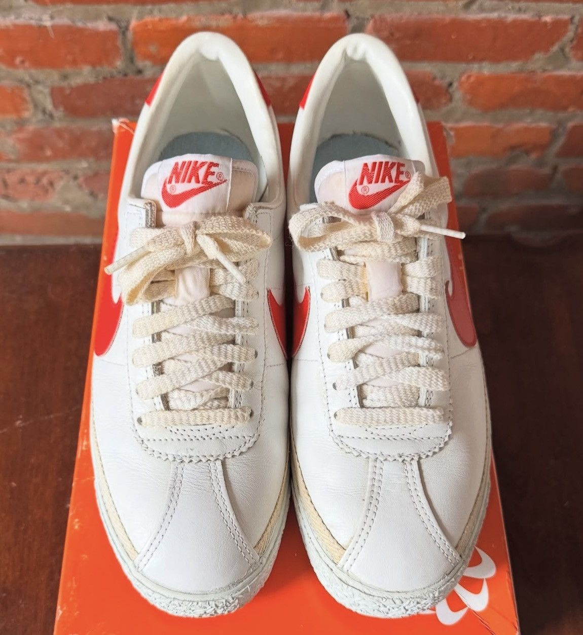 Nike 1981 NIKE BRUIN OG WHITE RED BACK TO THE FUTURE SIZE 8.5 Size US 8.5 / EU 41-42 - 2 Thumbnail