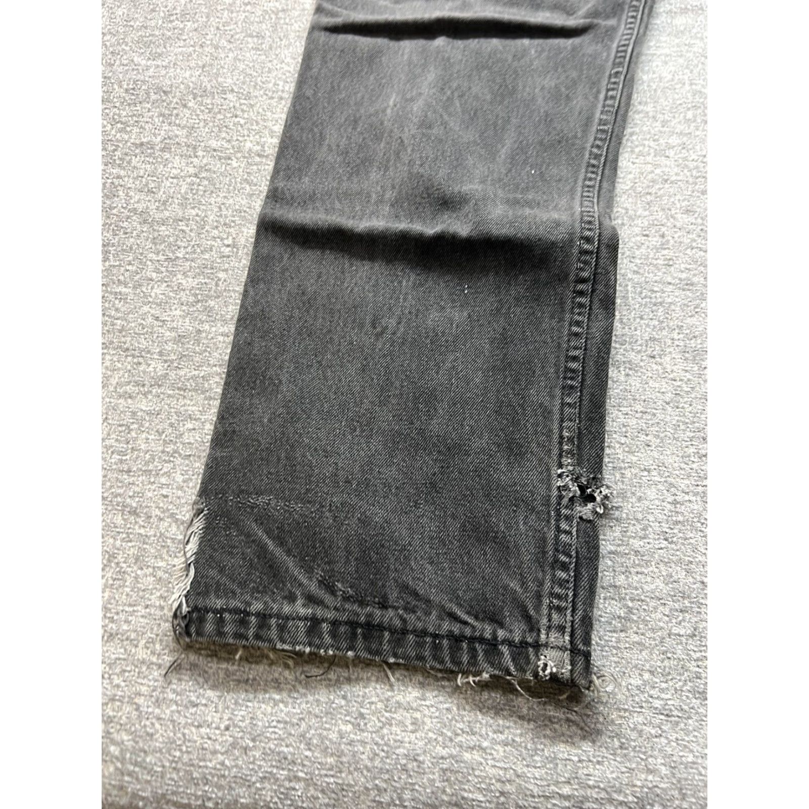 Levi's VINTAGE Levi's 540 Jeans Mens 35x30 Black Relaxed Denim 5-Pocket USA Made 90s Straight Belt Loops Boys Mens Size US 35 - 6 Thumbnail