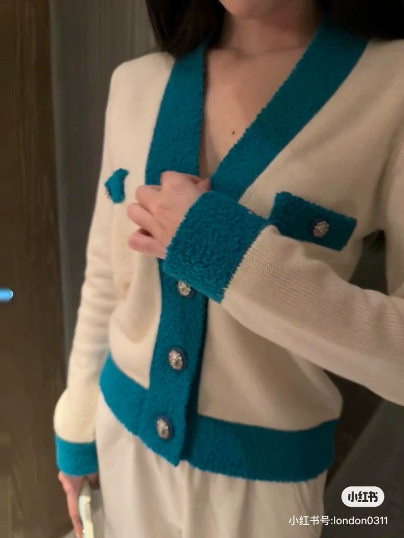 Chanel Chanel Cashmere lion head button classic cardigan coat Size XS / US 0-2 / IT 36-38 - 9 Thumbnail