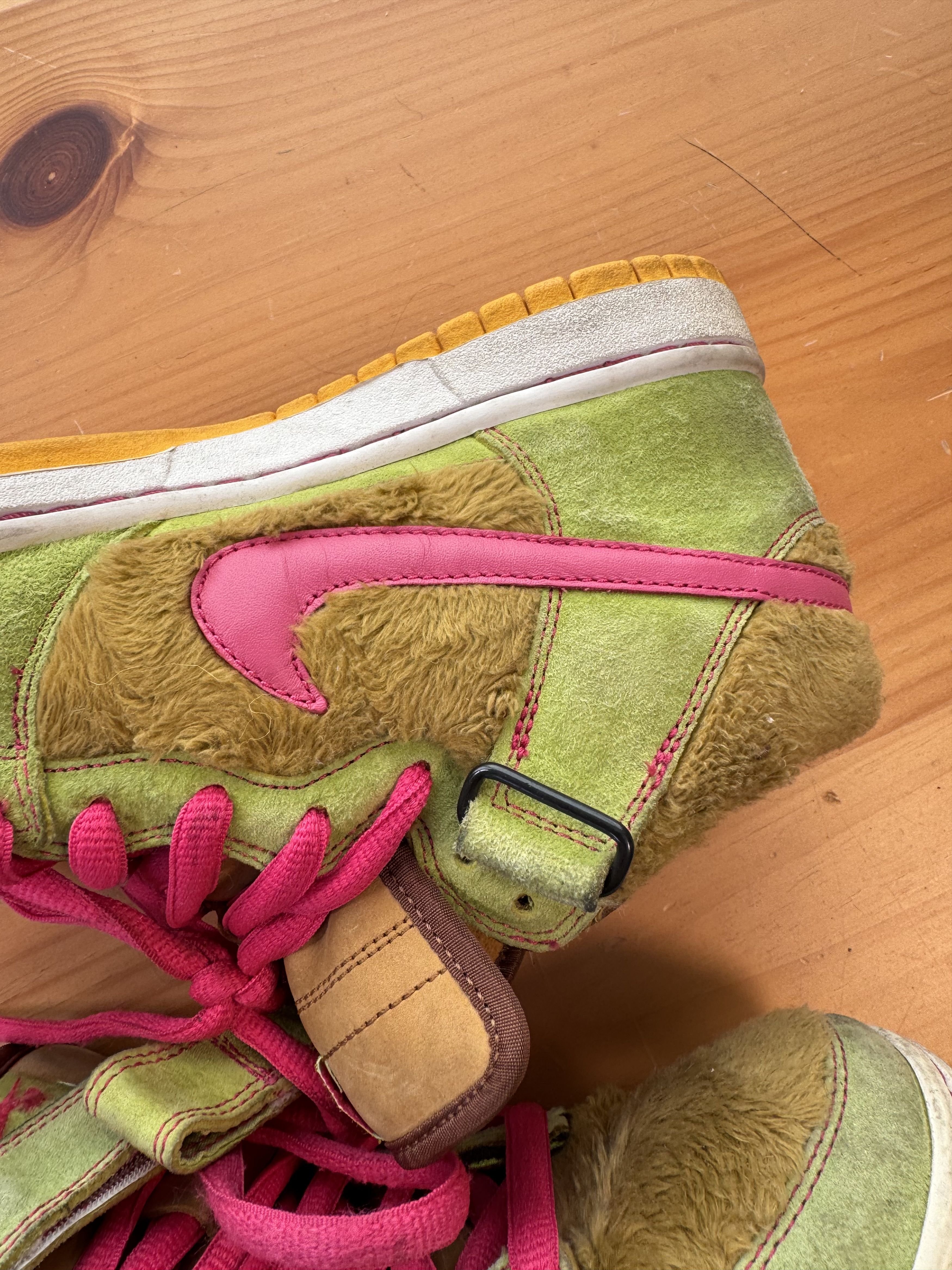 Nike (2006) Nike SB Dunk High The Three Bears ‘Mama Bear’ Size US 10 / EU 43 - 4 Thumbnail